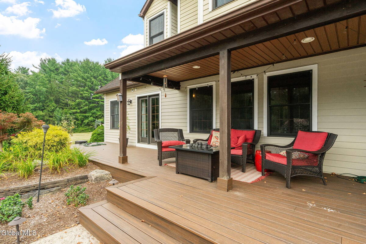 #75 photo, 737 Muitzeskill Road, Schodack , NY 12156