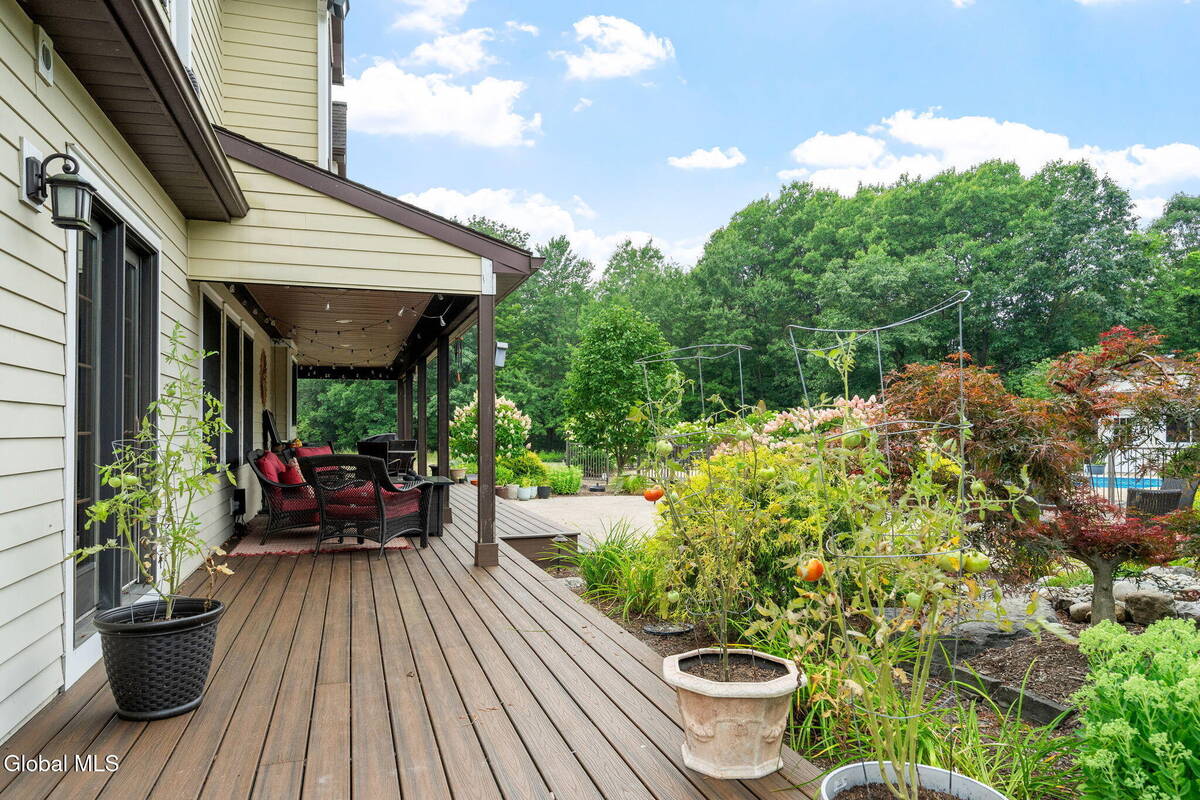 #76 photo, 737 Muitzeskill Road, Schodack , NY 12156