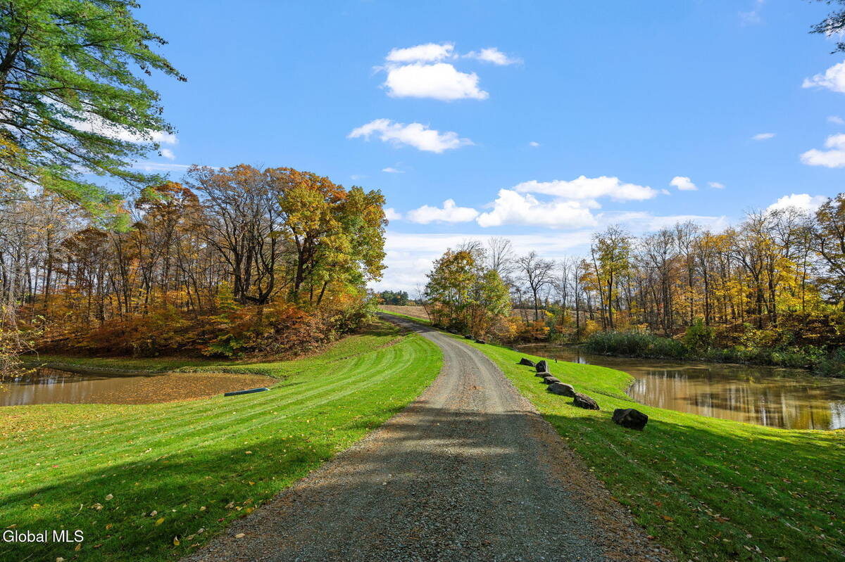 #79 photo, 737 Muitzeskill Road, Schodack , NY 12156