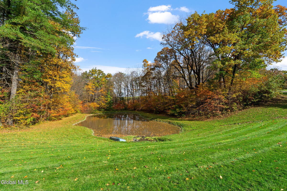 #83 photo, 737 Muitzeskill Road, Schodack , NY 12156