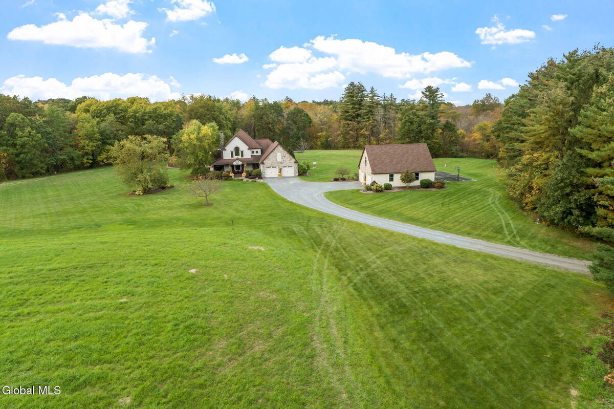 #88 photo, 737 Muitzeskill Road, Schodack , NY 12156