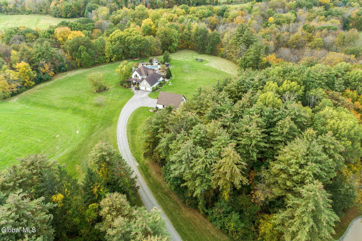 #89 photo, 737 Muitzeskill Road, Schodack , NY 12156