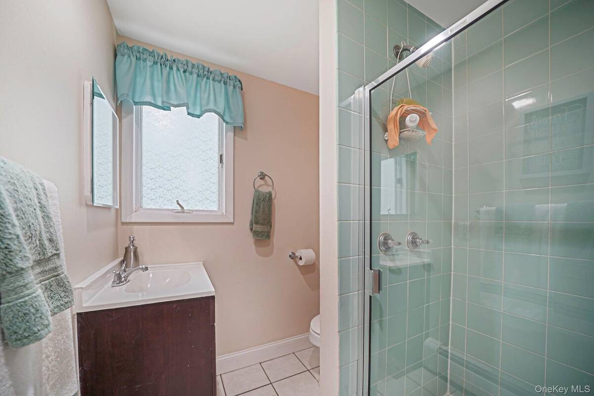 #17 photo, 24 Oakdale Avenue, サフォーク郡 Farmingville , NY 11738