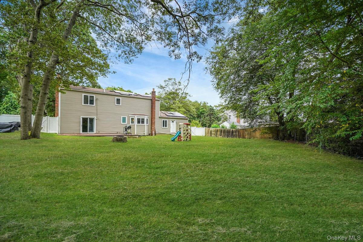 #3 photo, 24 Oakdale Avenue, サフォーク郡 Farmingville , NY 11738