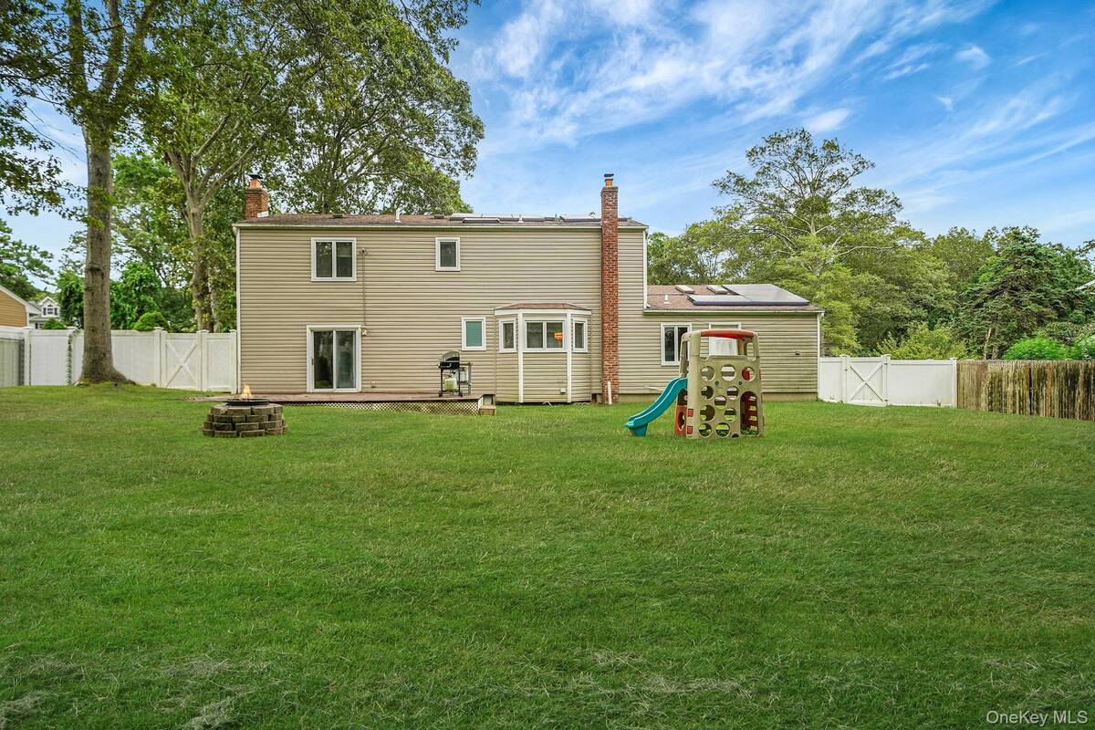 #4 photo, 24 Oakdale Avenue, サフォーク郡 Farmingville , NY 11738