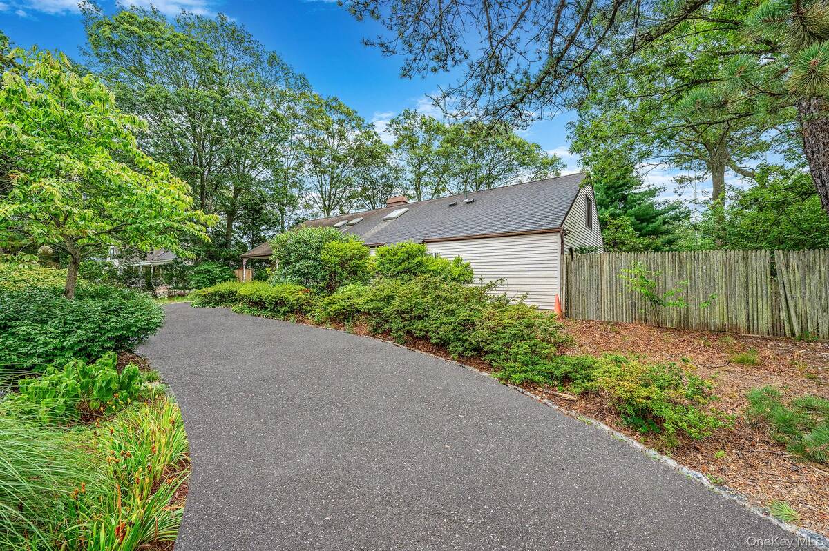 #2 photo, 68 Lakeside Drive, サフォーク郡 Farmingville , NY 11738