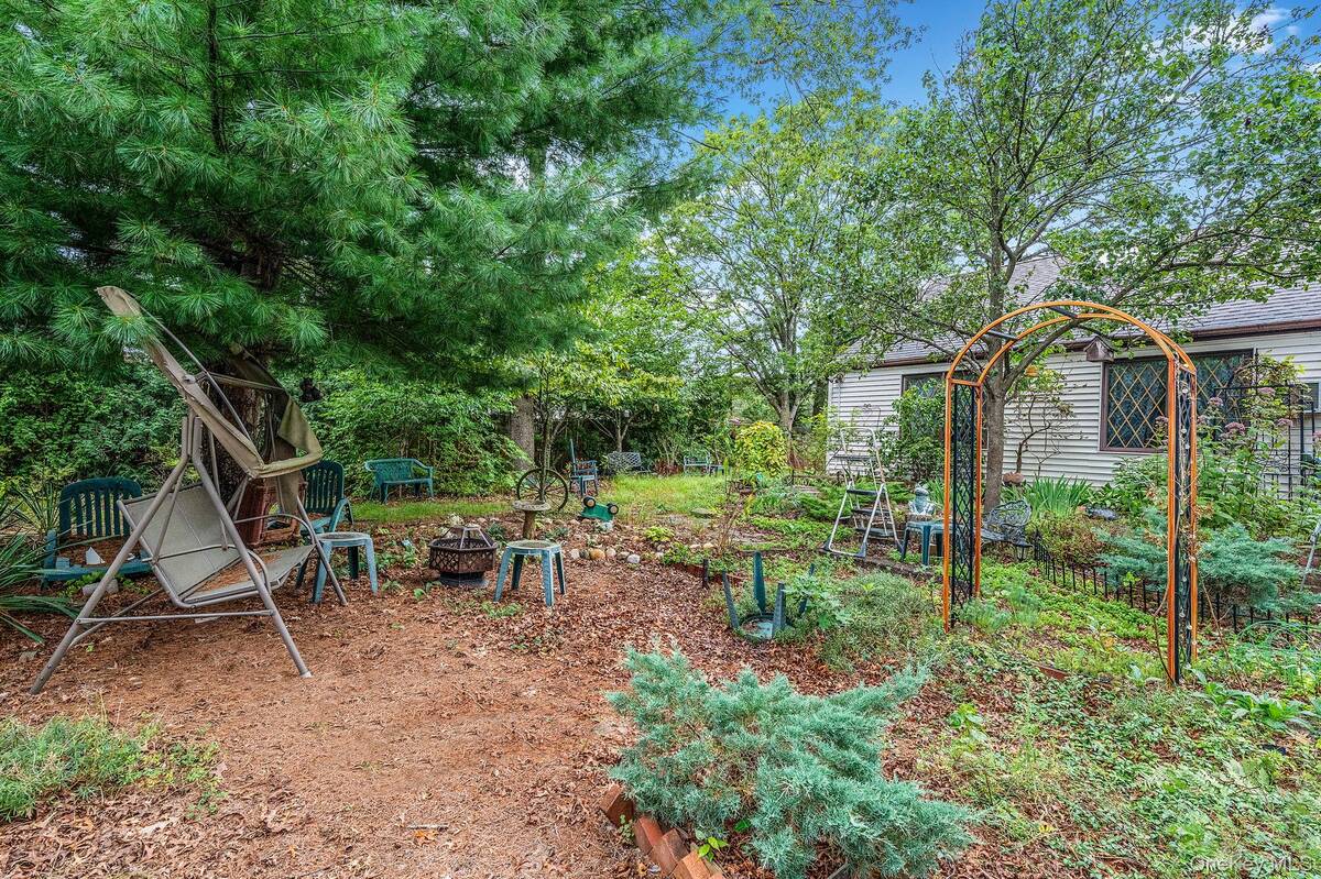 #3 photo, 68 Lakeside Drive, サフォーク郡 Farmingville , NY 11738