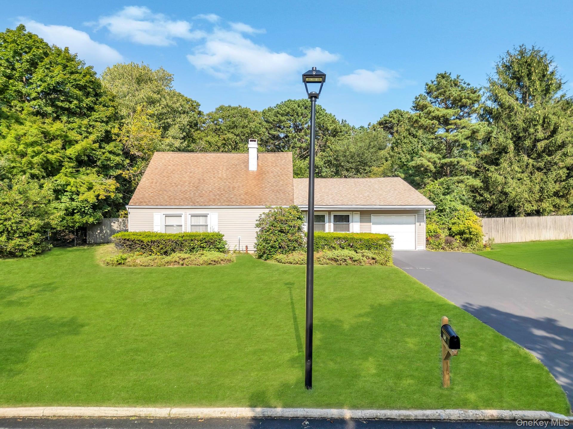 #1 photo, 75 White Pine Way, サフォーク郡 Medford , NY 11763