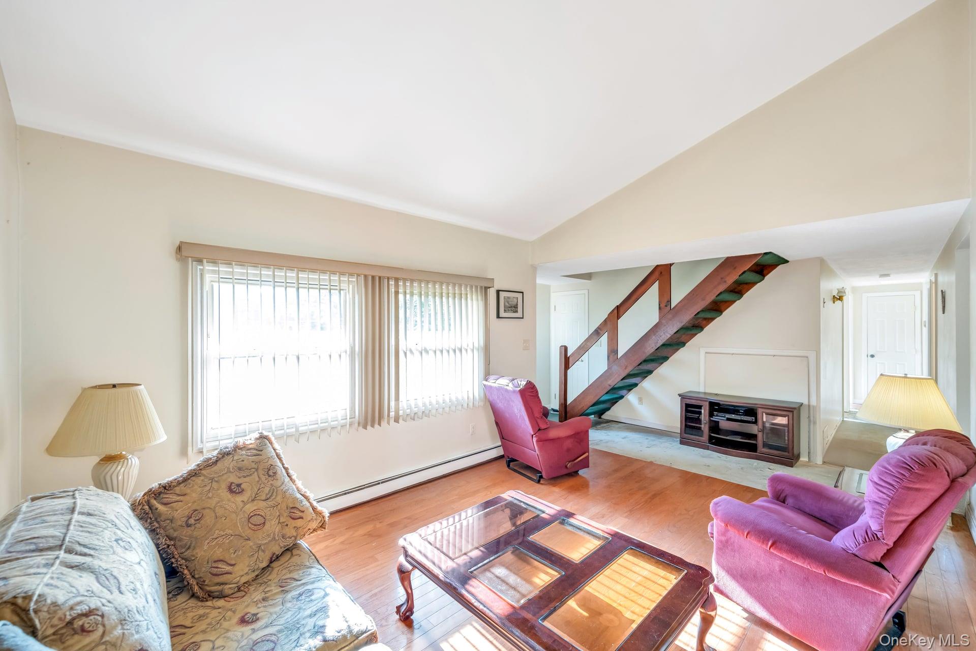 #10 photo, 75 White Pine Way, サフォーク郡 Medford , NY 11763