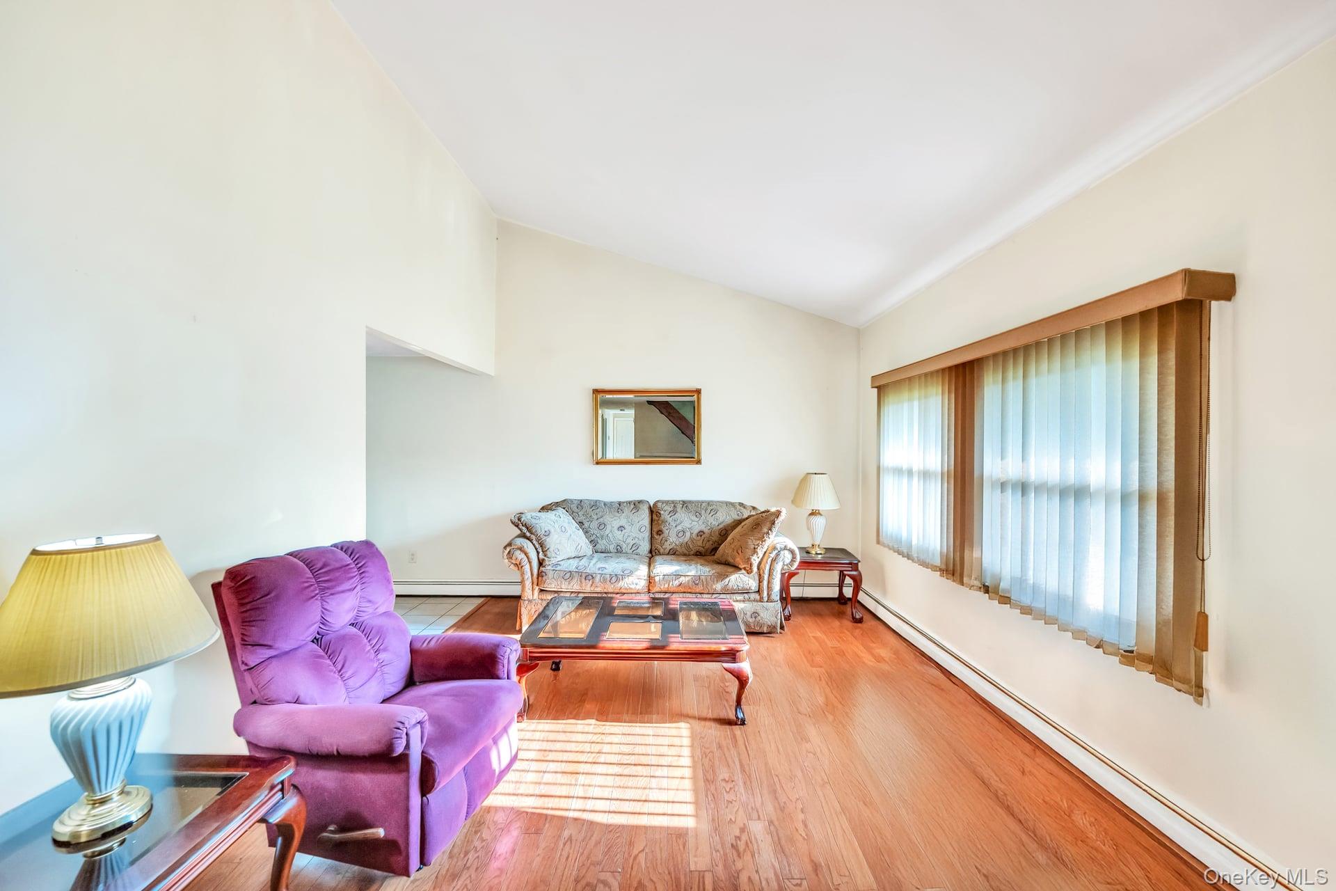 #13 photo, 75 White Pine Way, サフォーク郡 Medford , NY 11763