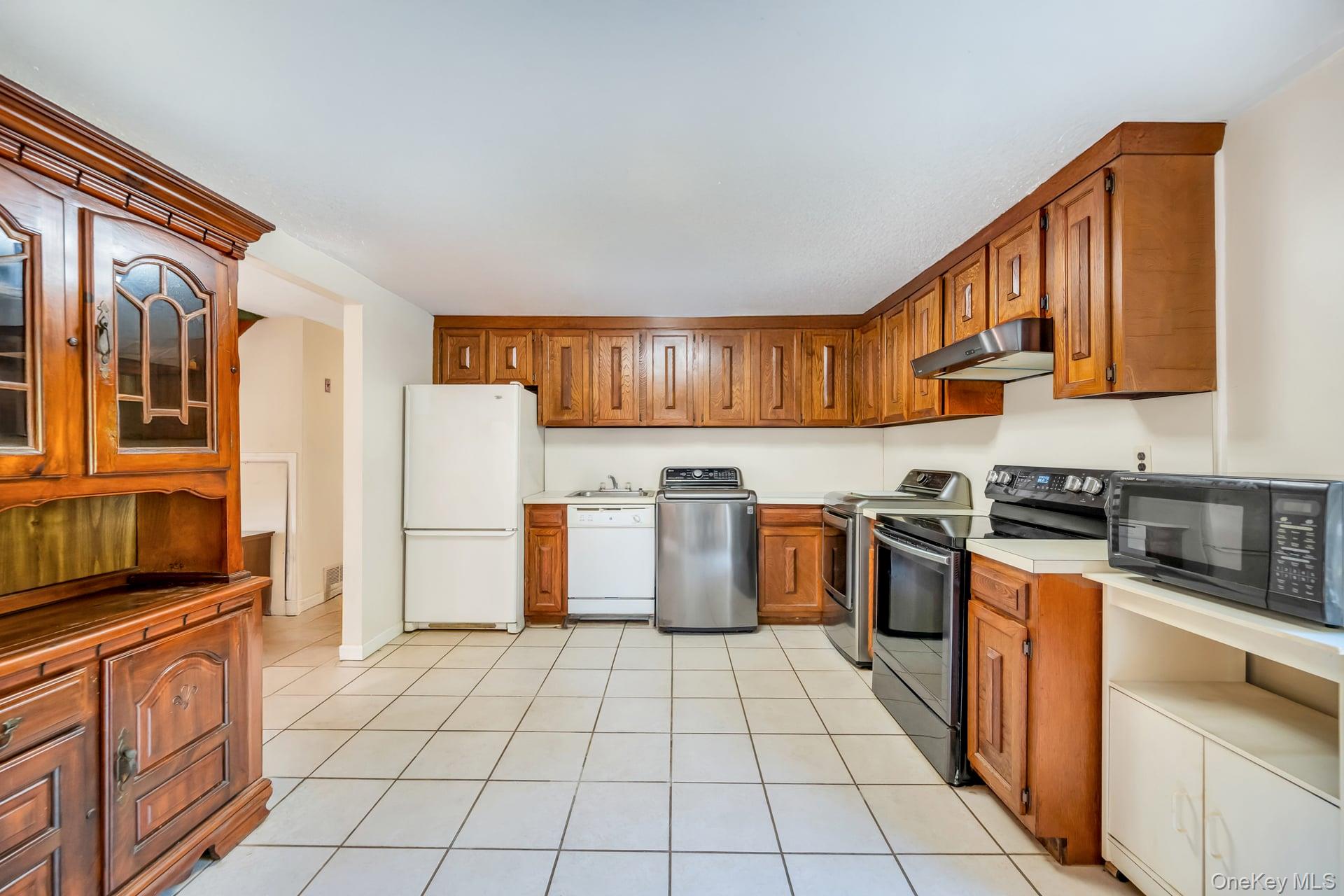 #17 photo, 75 White Pine Way, サフォーク郡 Medford , NY 11763