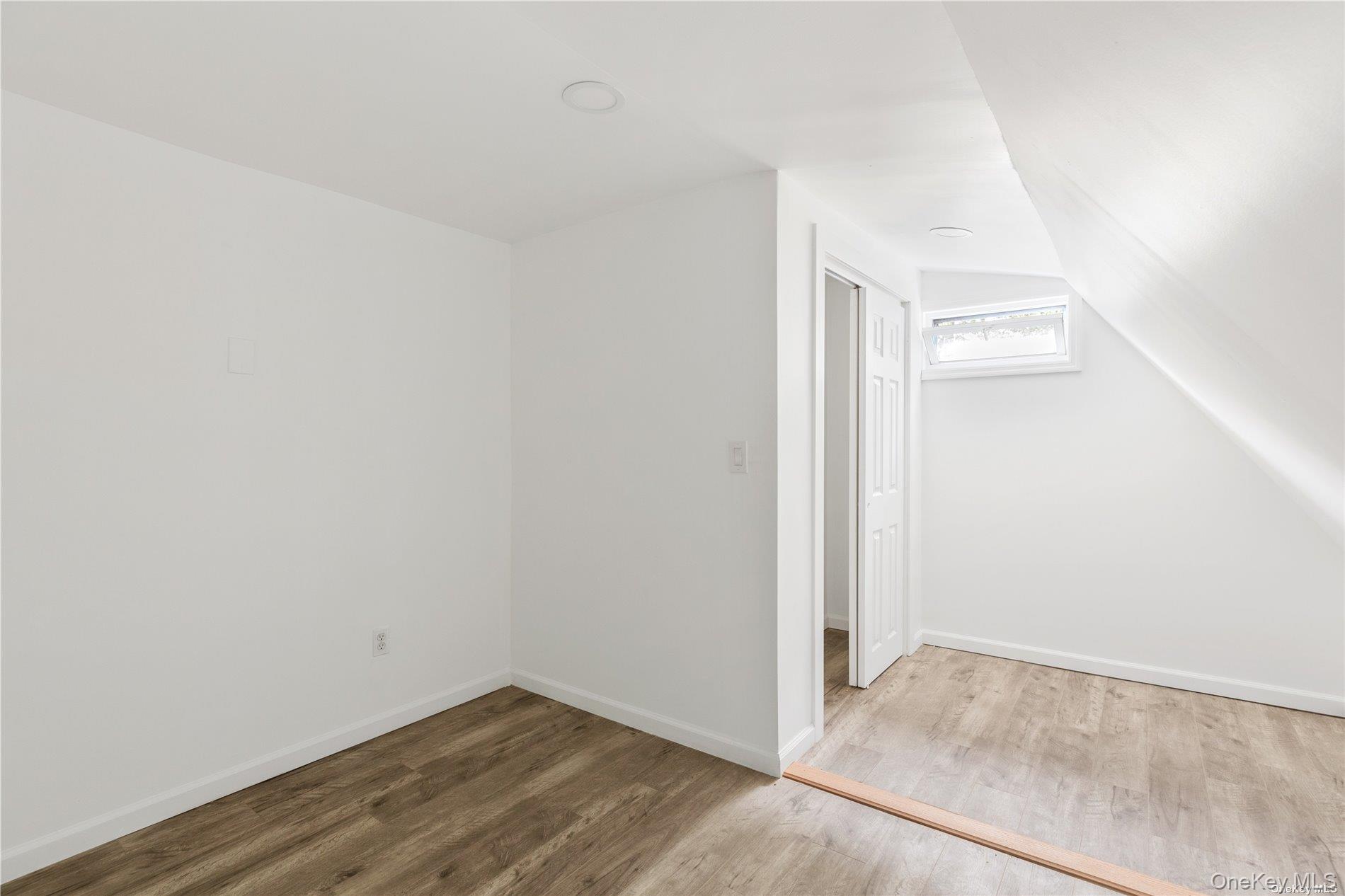 #19 photo, 110 E Bartlett Road, サフォーク郡 Middle Island , NY 11953