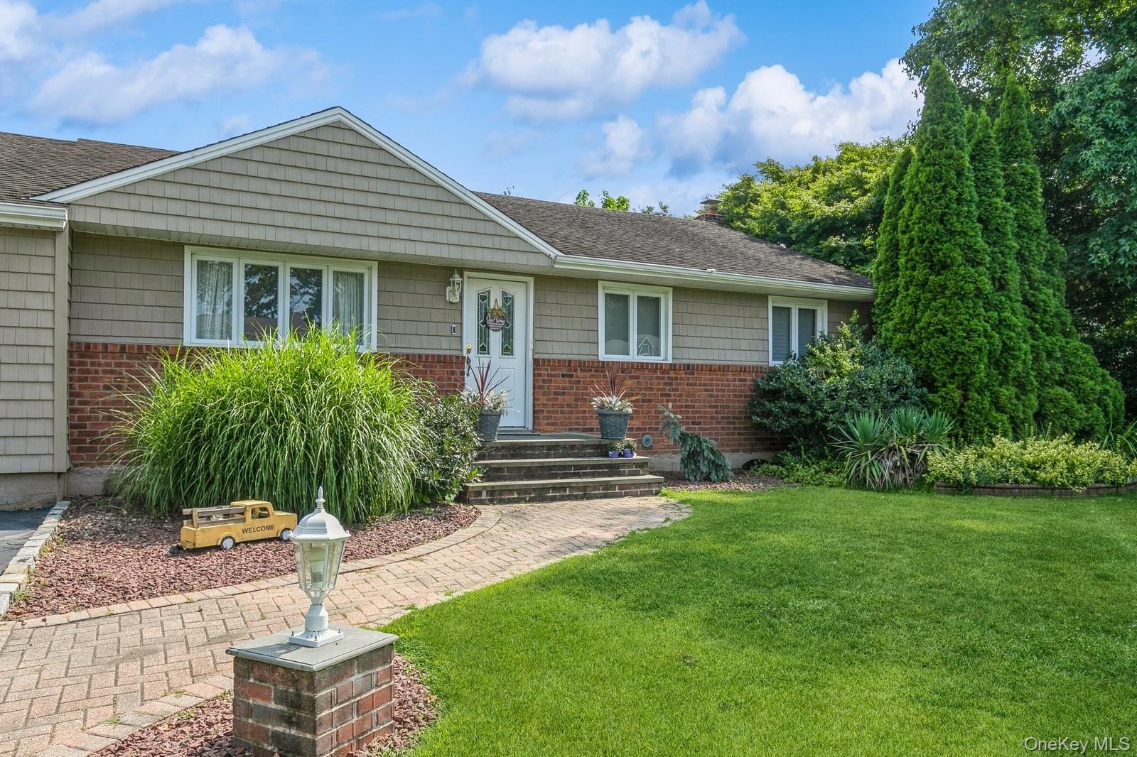 #1 photo, 4 Magenta Lane, सफ़ोक काउंटी East Northport , NY 11731