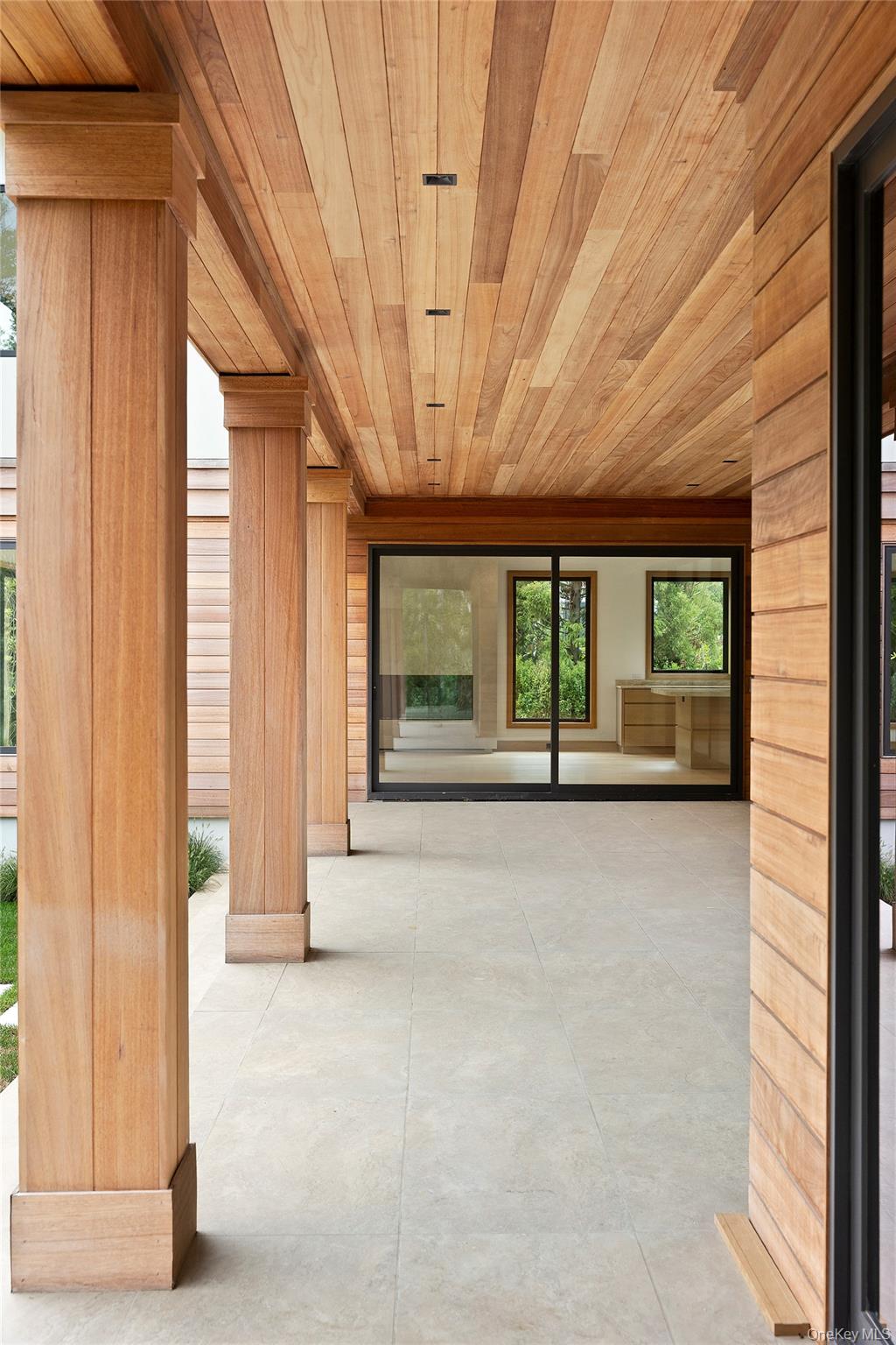 #12 photo, 27 Fresh Pond Road, サフォーク郡 North Haven , NY 11963