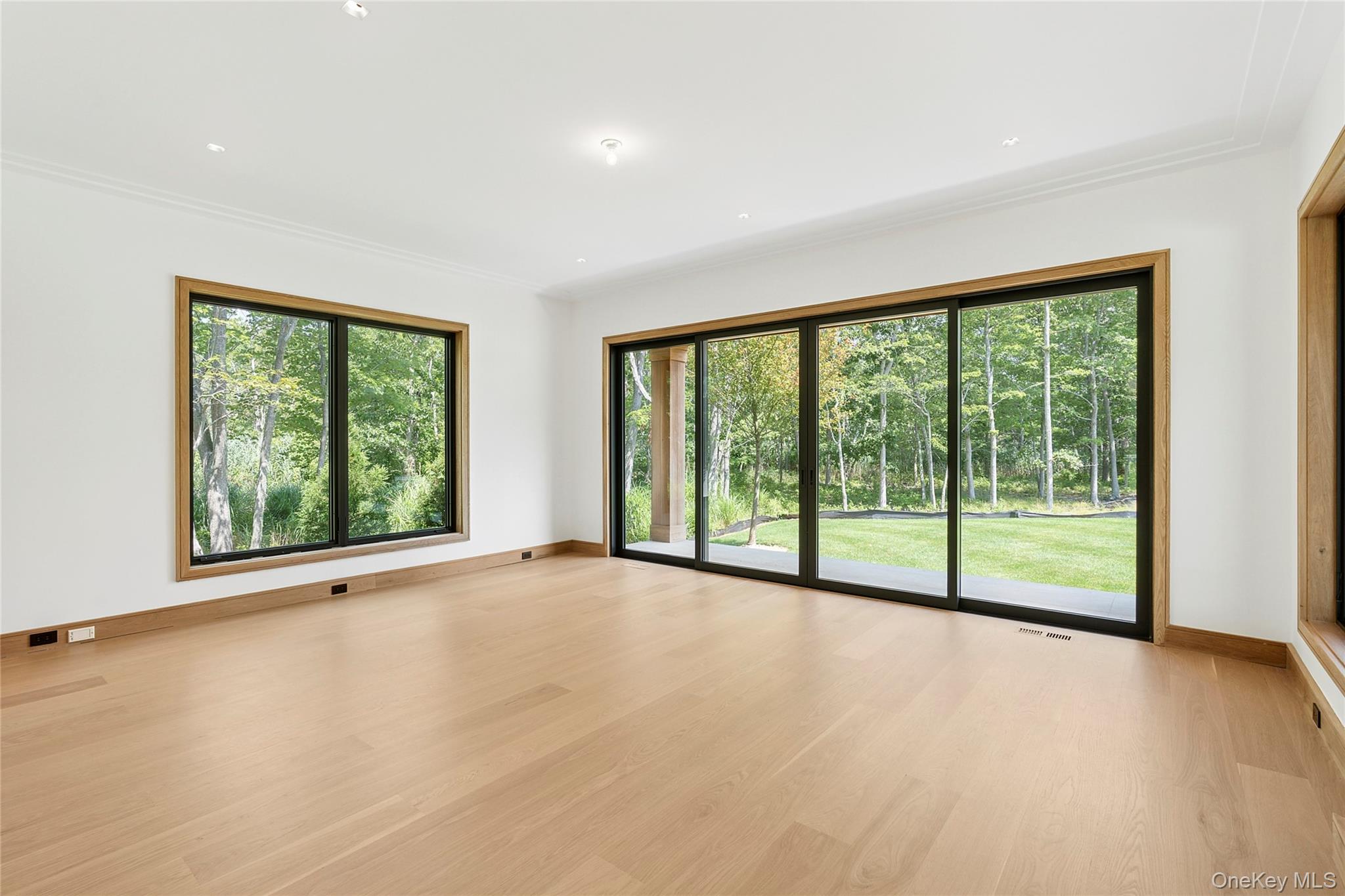 #13 photo, 27 Fresh Pond Road, サフォーク郡 North Haven , NY 11963