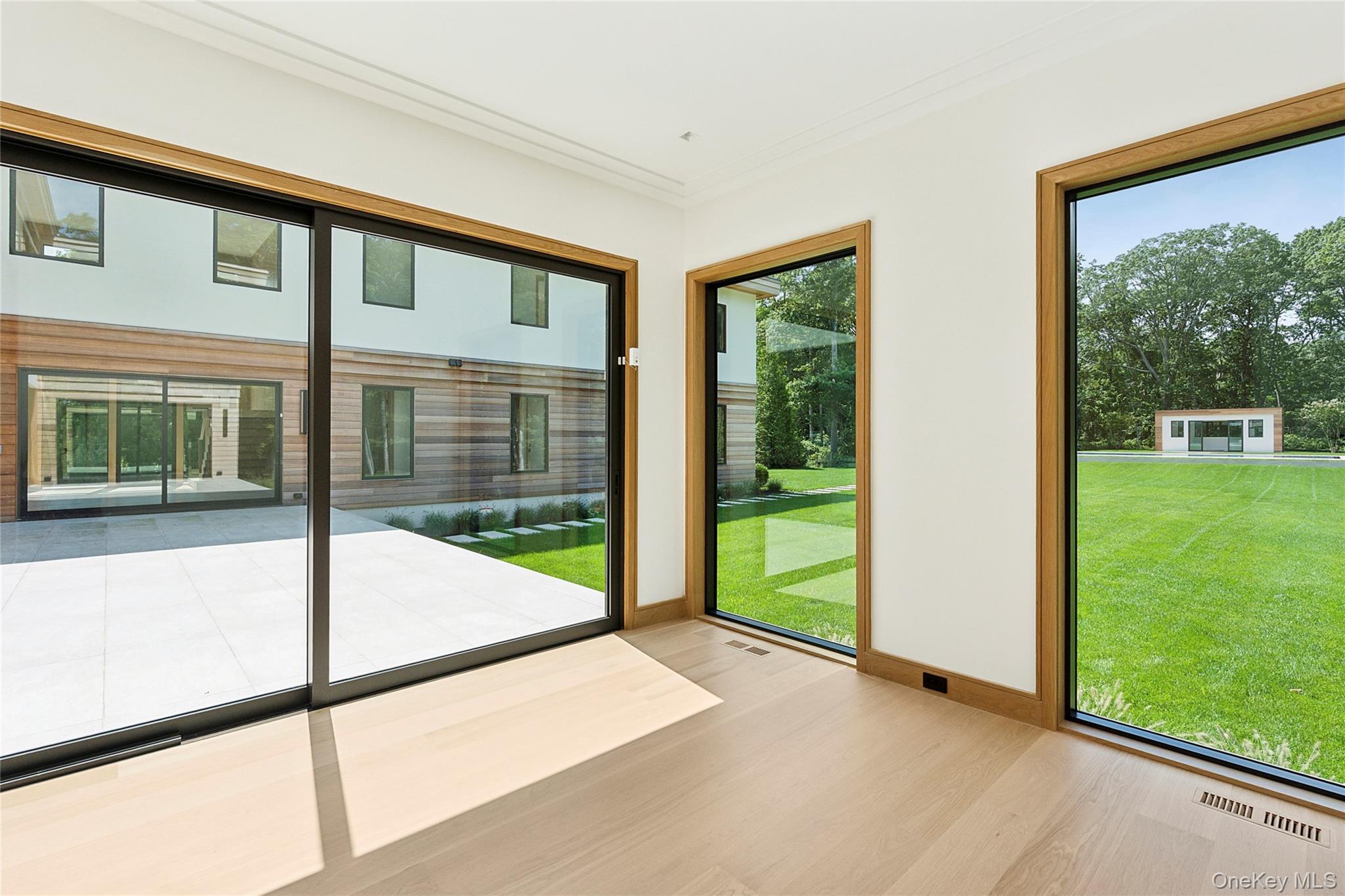 #14 photo, 27 Fresh Pond Road, サフォーク郡 North Haven , NY 11963