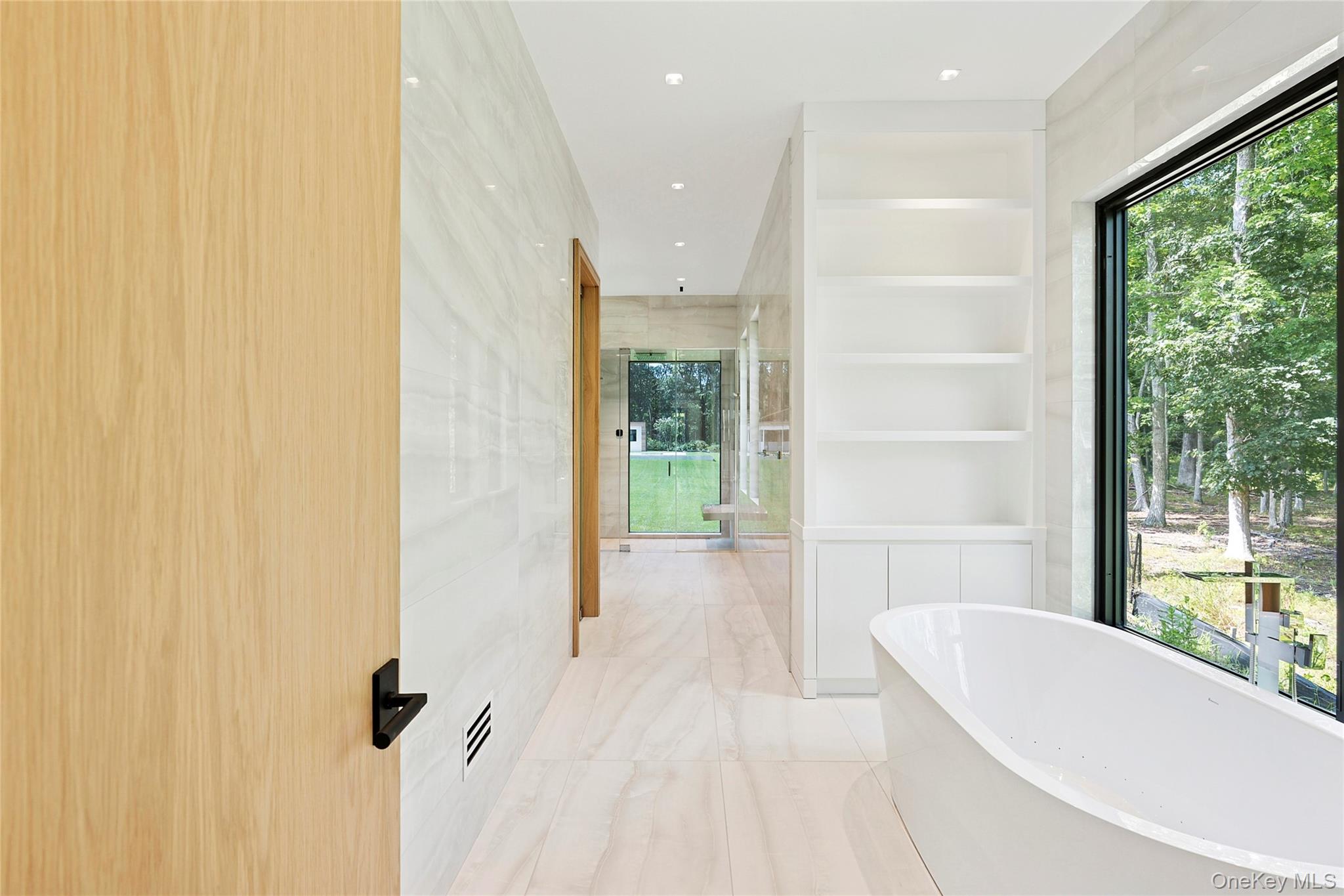 #16 photo, 27 Fresh Pond Road, サフォーク郡 North Haven , NY 11963