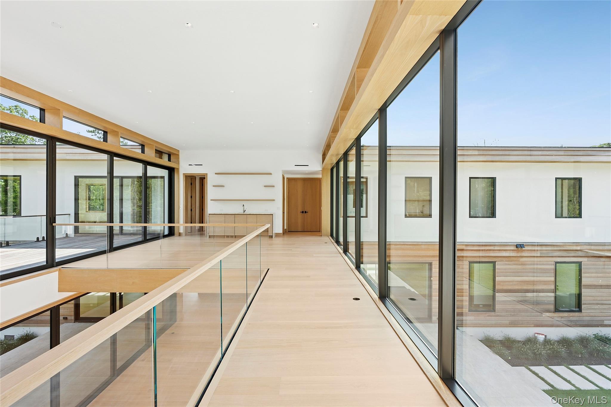 #17 photo, 27 Fresh Pond Road, サフォーク郡 North Haven , NY 11963