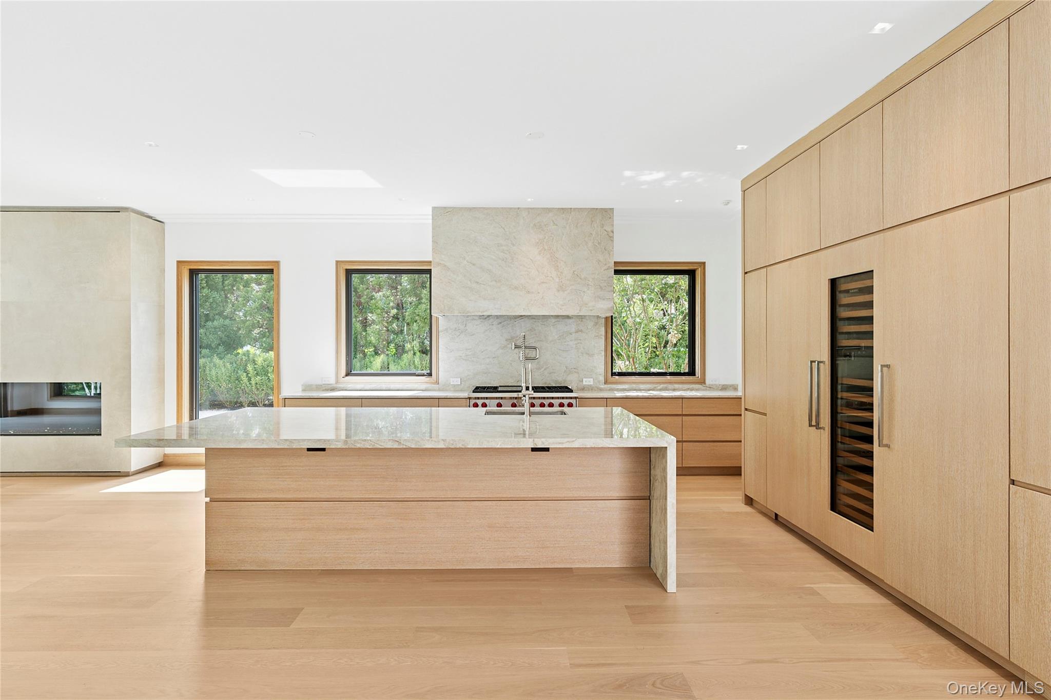 #7 photo, 27 Fresh Pond Road, サフォーク郡 North Haven , NY 11963