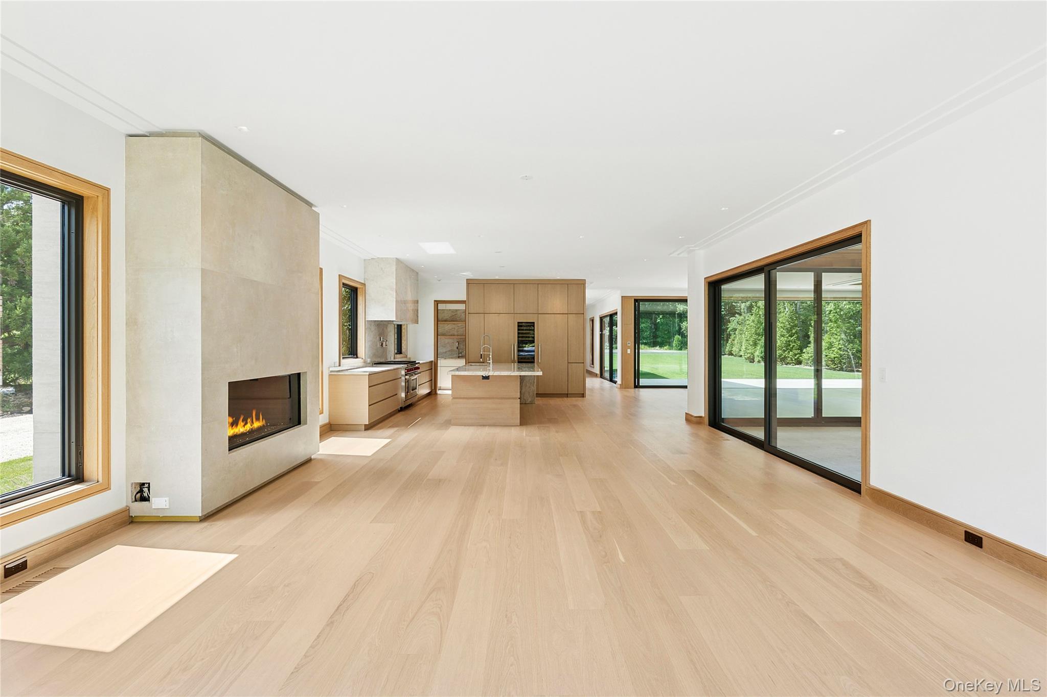 #9 photo, 27 Fresh Pond Road, サフォーク郡 North Haven , NY 11963