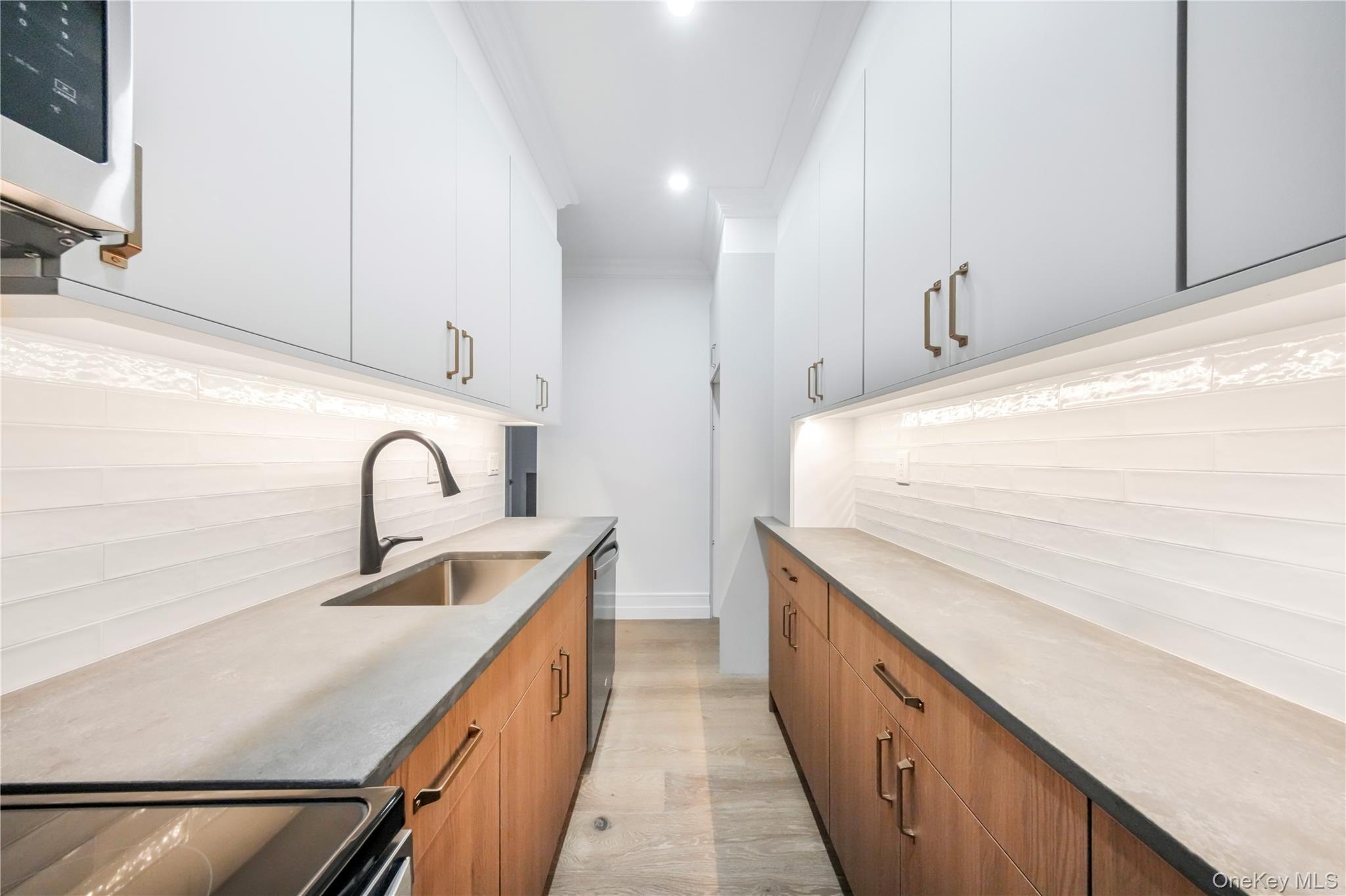 #12 photo, 31-14 Crescent Street, クイーンズ区 Astoria , NY 11106