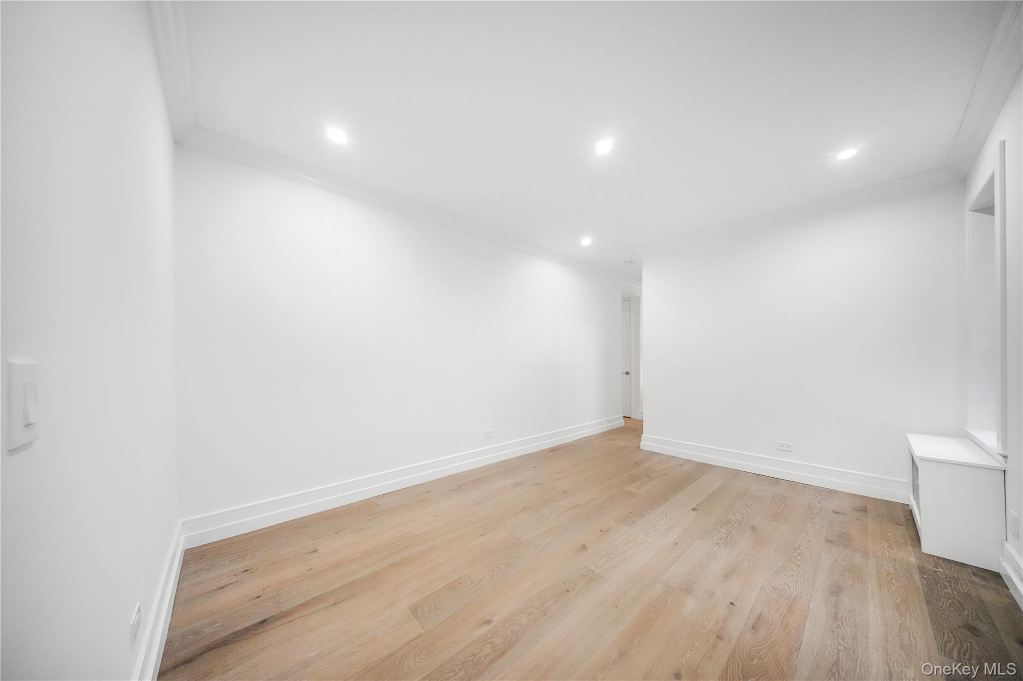 #3 photo, 31-14 Crescent Street, クイーンズ区 Astoria , NY 11106