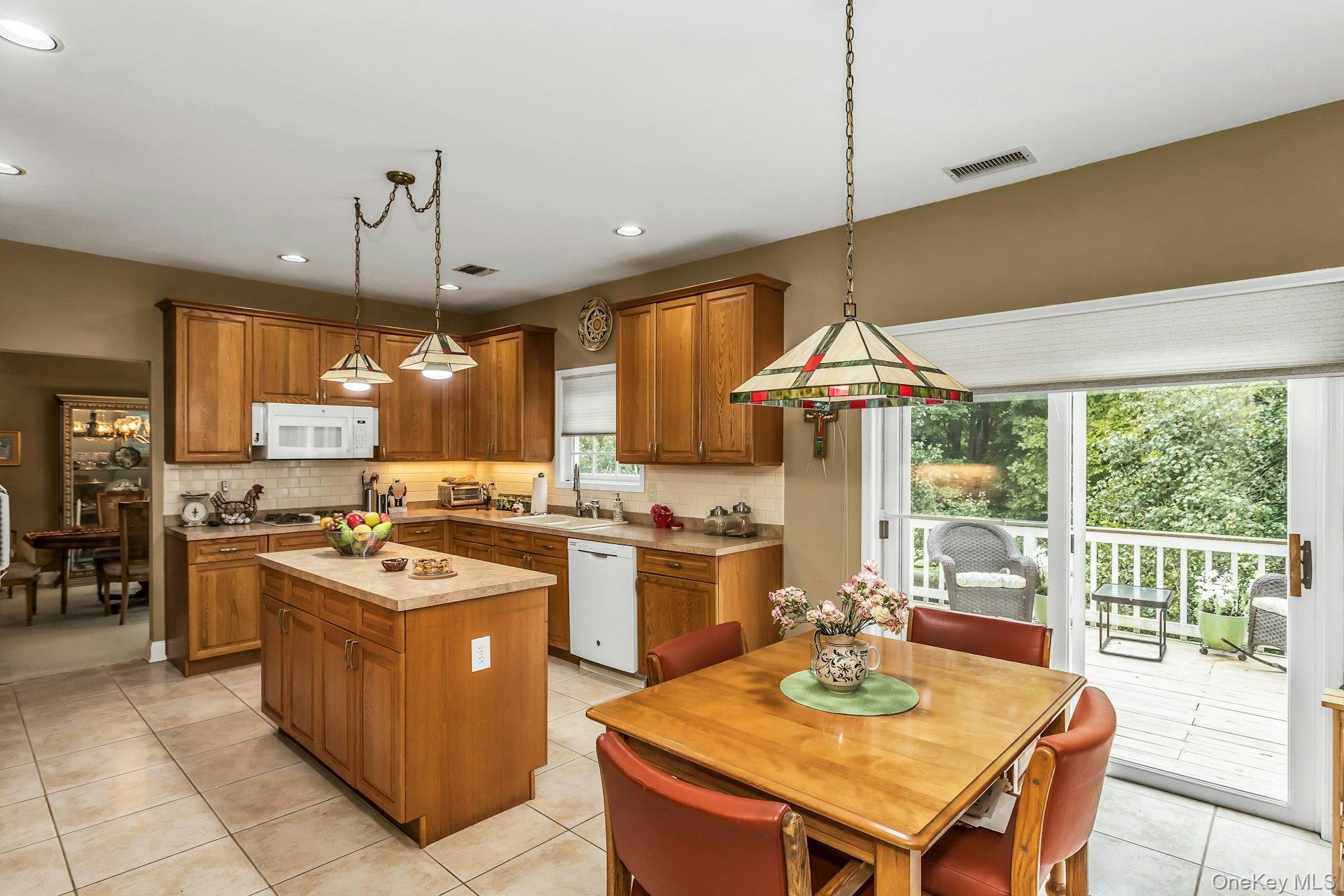 #13 photo, 106 Fairway View Drive, サフォーク郡 Commack , NY 11725