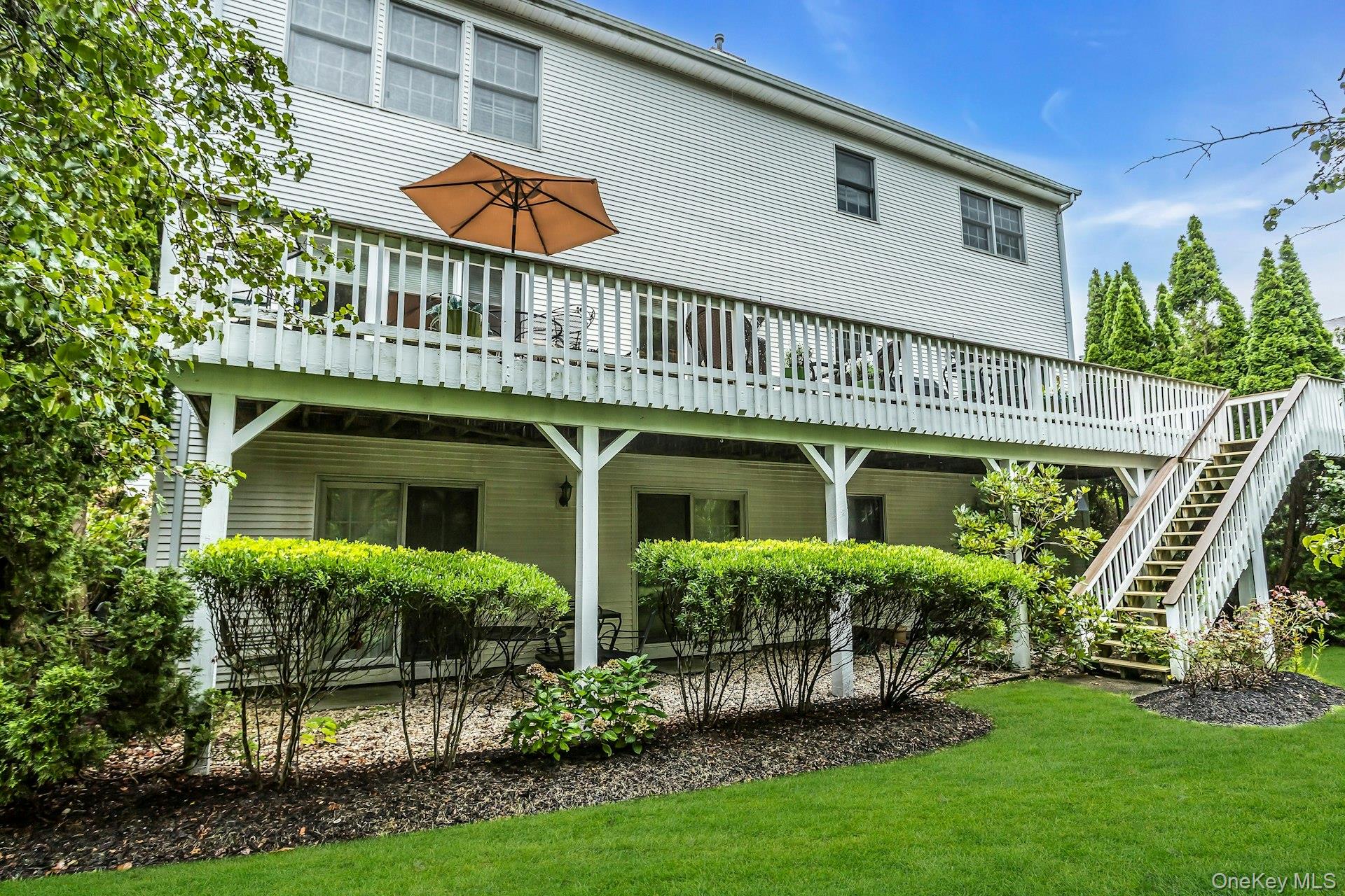 #3 photo, 106 Fairway View Drive, サフォーク郡 Commack , NY 11725