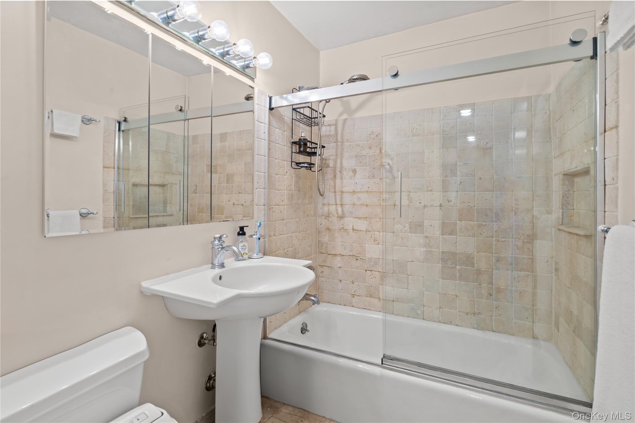 #8 photo, 118-18 Union Turnpike, クイーンズ区 Kew Gardens , NY 11415