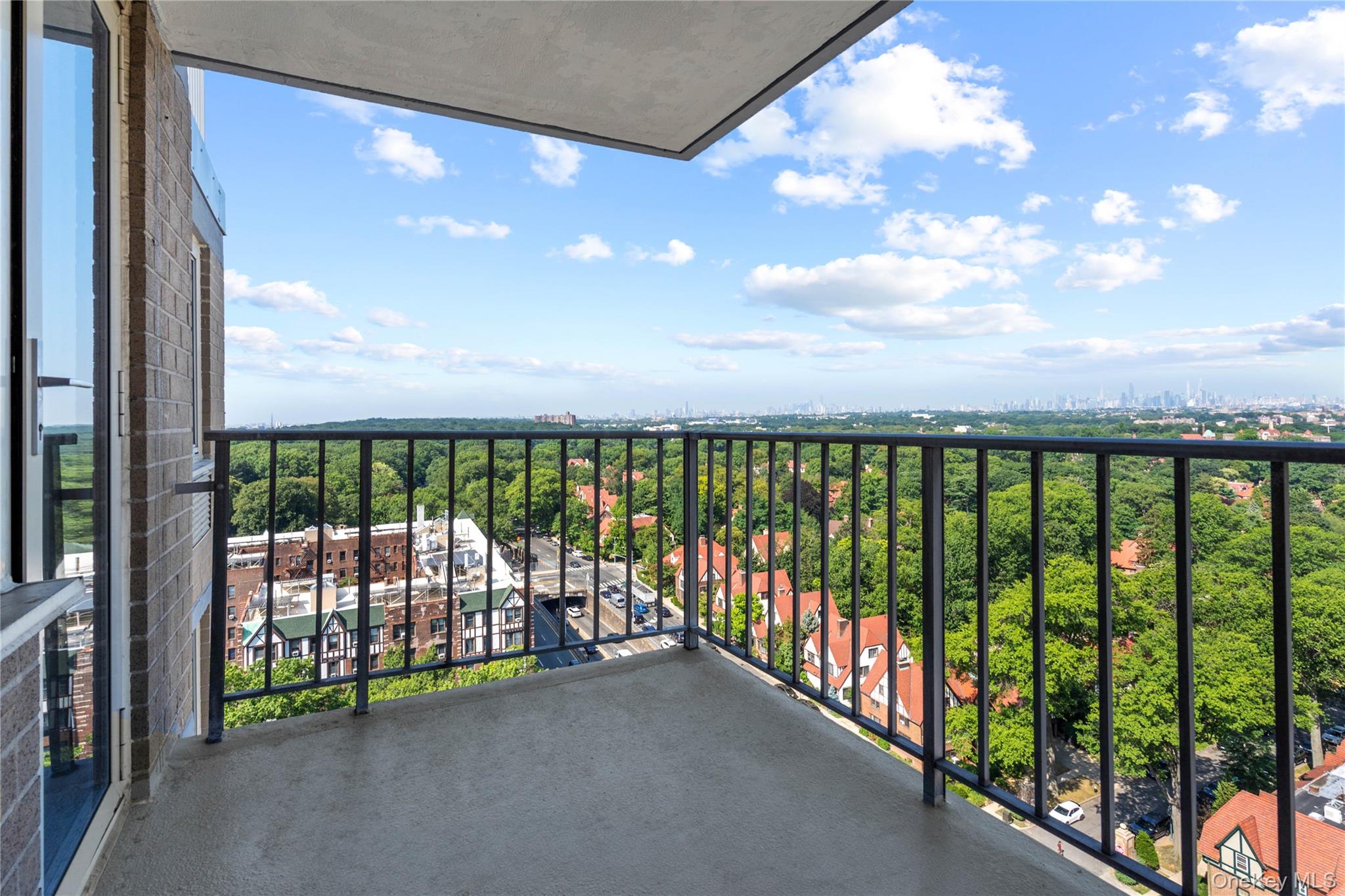 #9 photo, 118-18 Union Turnpike, クイーンズ区 Kew Gardens , NY 11415