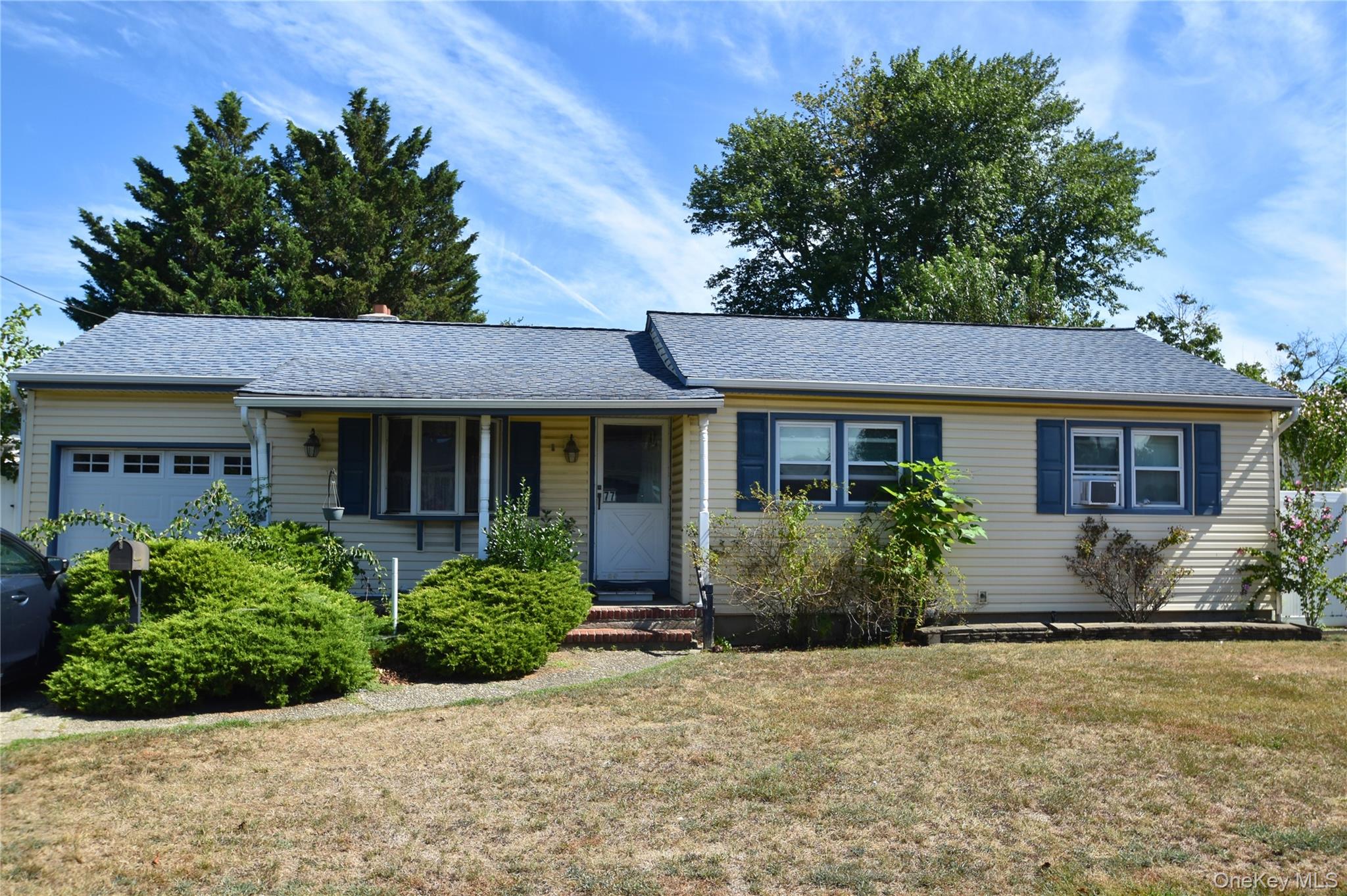 #1 photo, 77 Lloyd Avenue, 东长岛 North Babylon , NY 11703