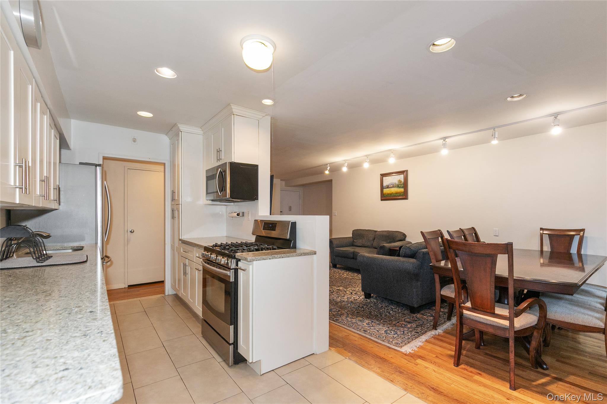 #11 photo, 25 Canterbury Road, ナッソー郡 Great Neck , NY 11021