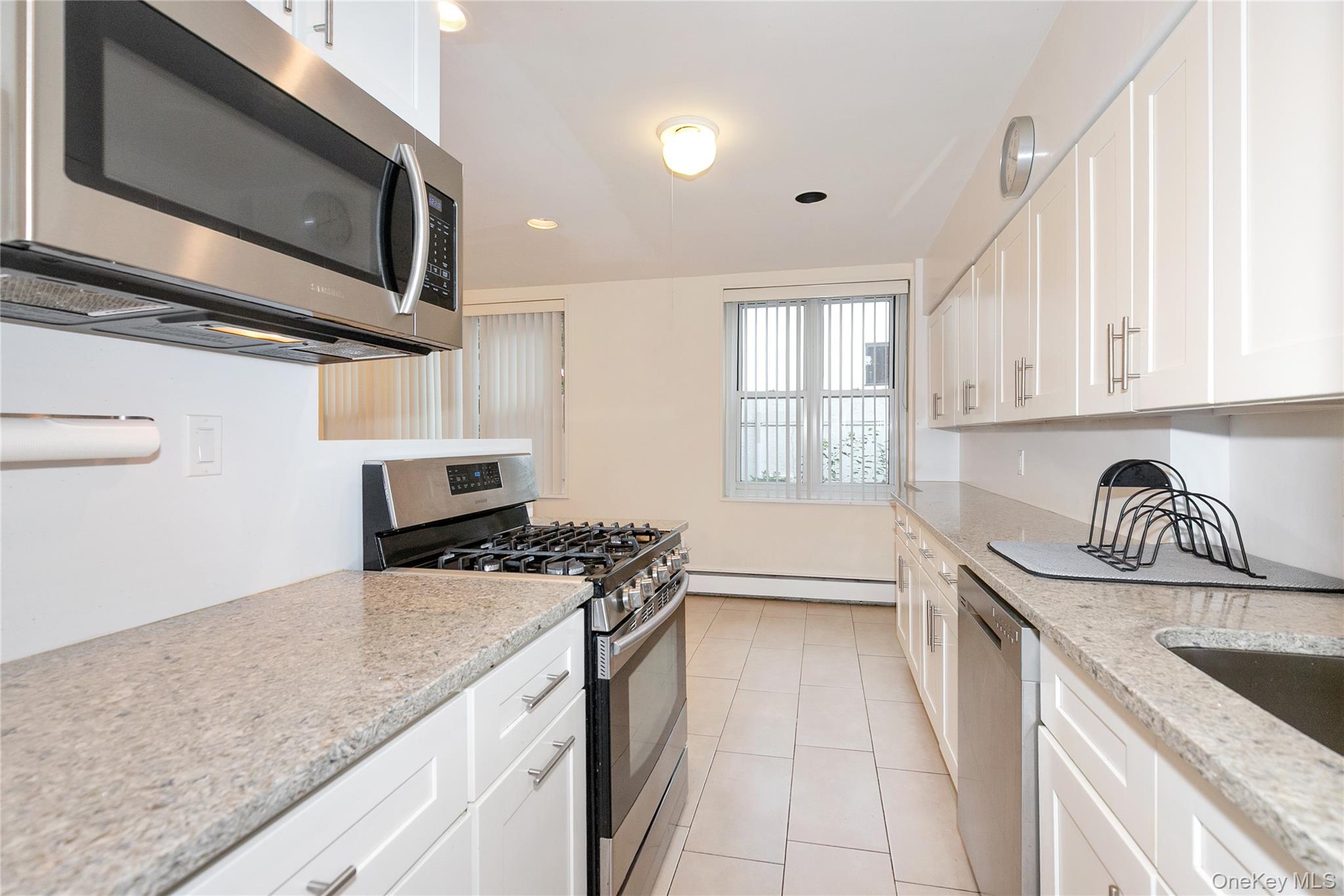 #14 photo, 25 Canterbury Road, ナッソー郡 Great Neck , NY 11021