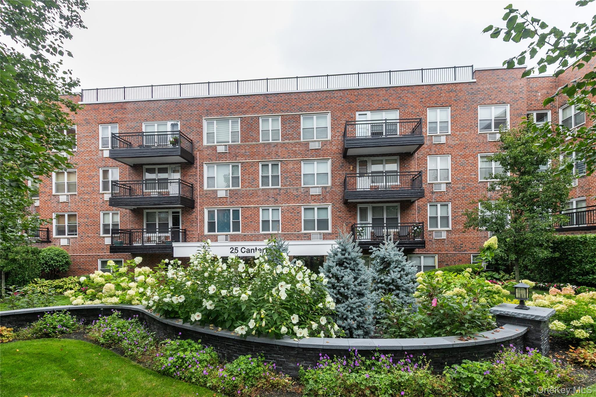 #2 photo, 25 Canterbury Road, ナッソー郡 Great Neck , NY 11021