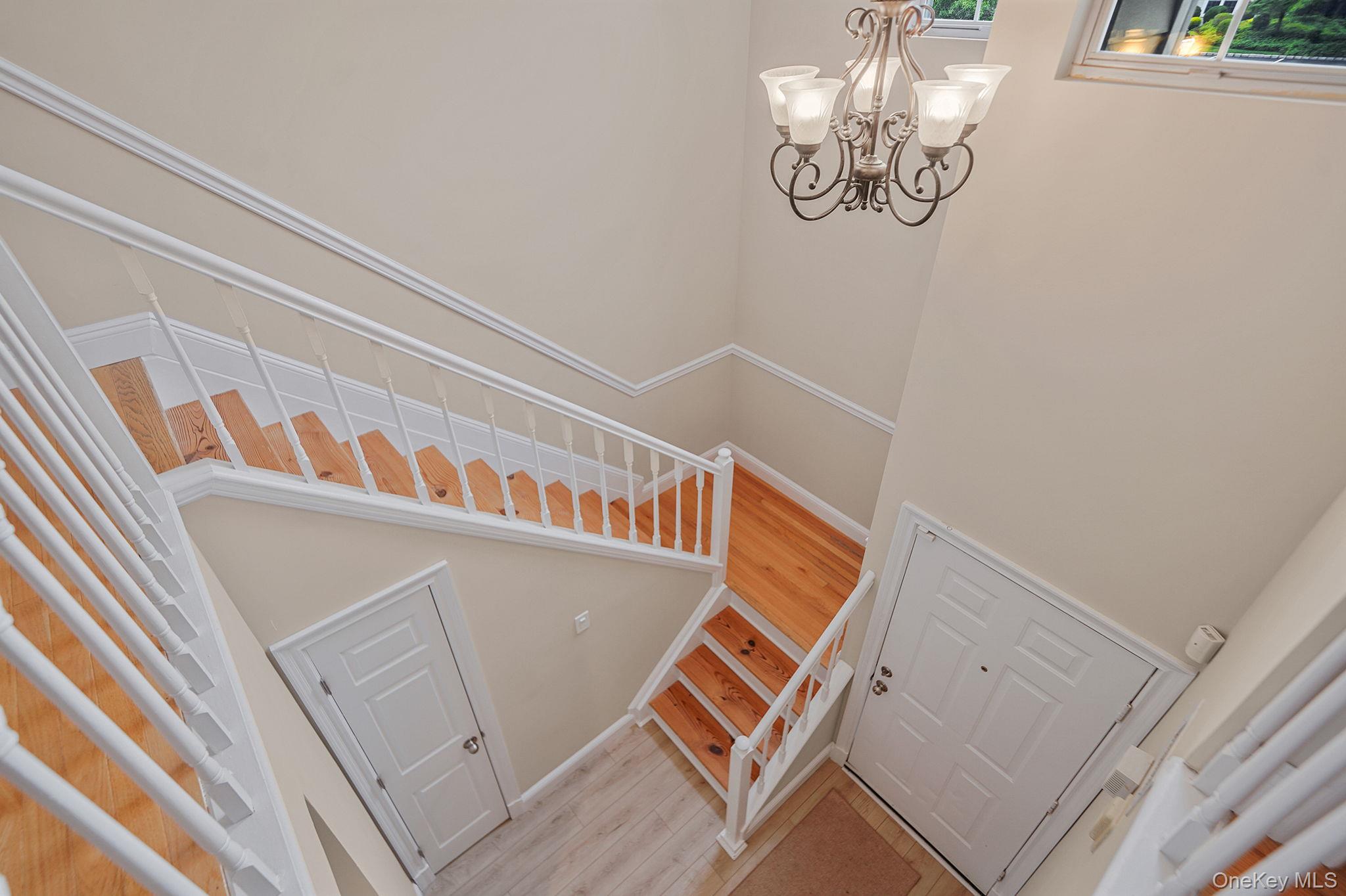 #19 photo, 65 Erik Dr., サフォーク郡 East Setauket , NY 11733