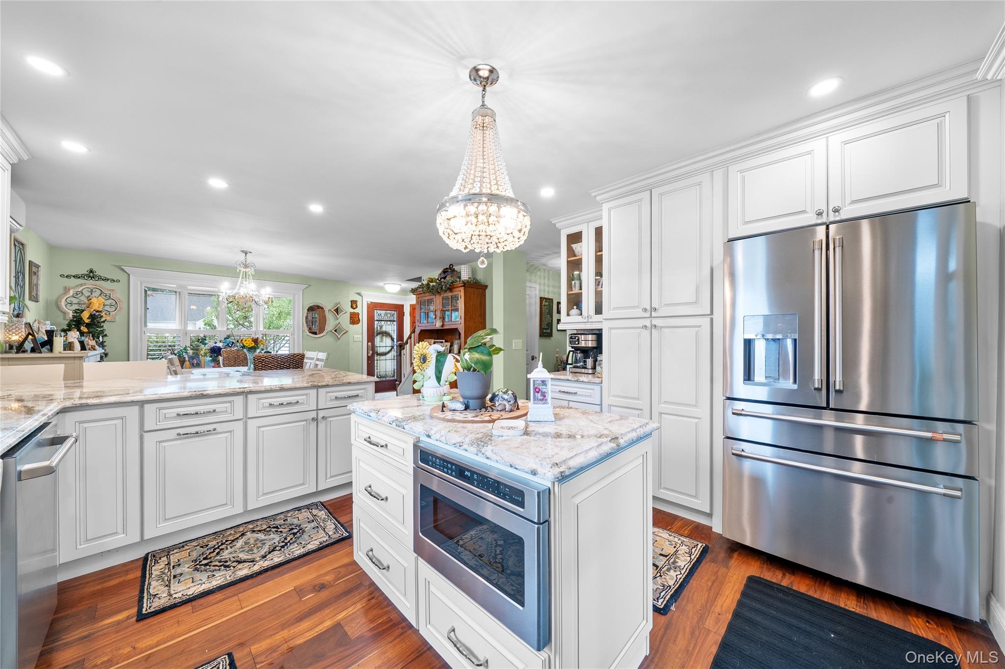 #1 photo, 518 11th Street, सफ़ोक काउंटी West Babylon , NY 11704