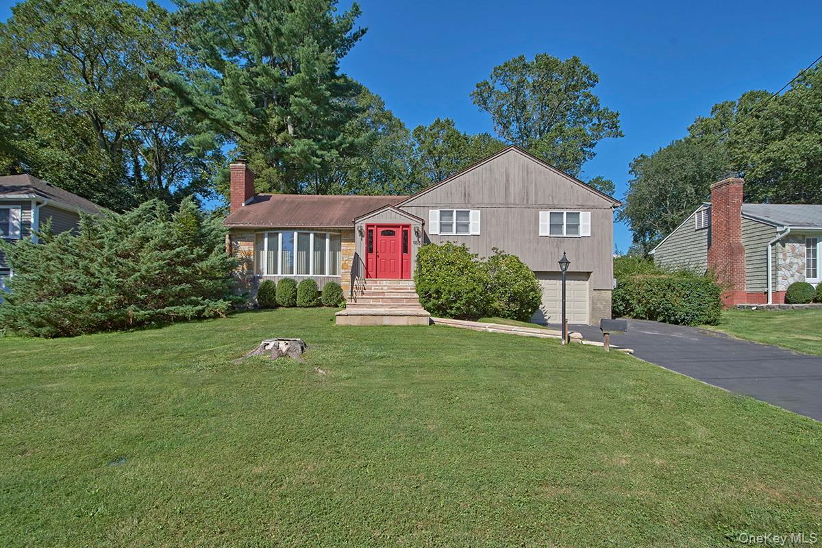 #1 photo, 185 Pinewood Road, Hartsdale , NY 10530