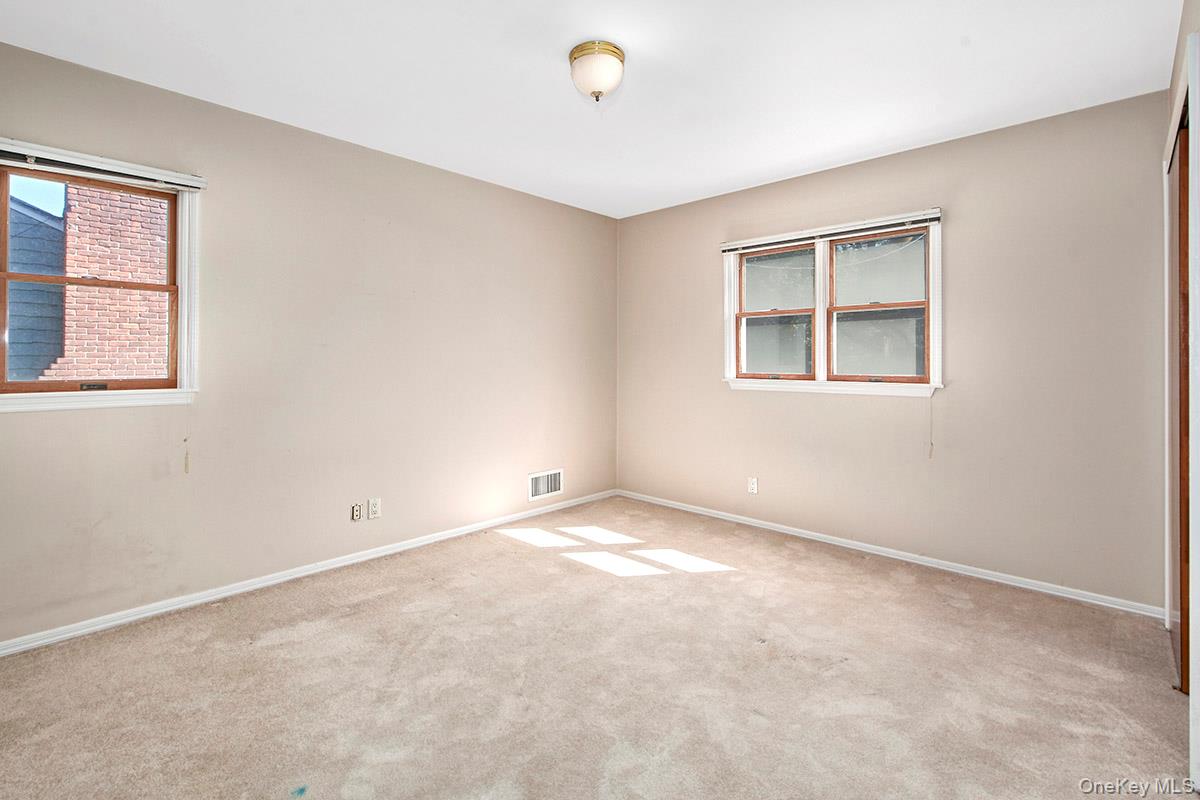 #12 photo, 185 Pinewood Road, Hartsdale , NY 10530