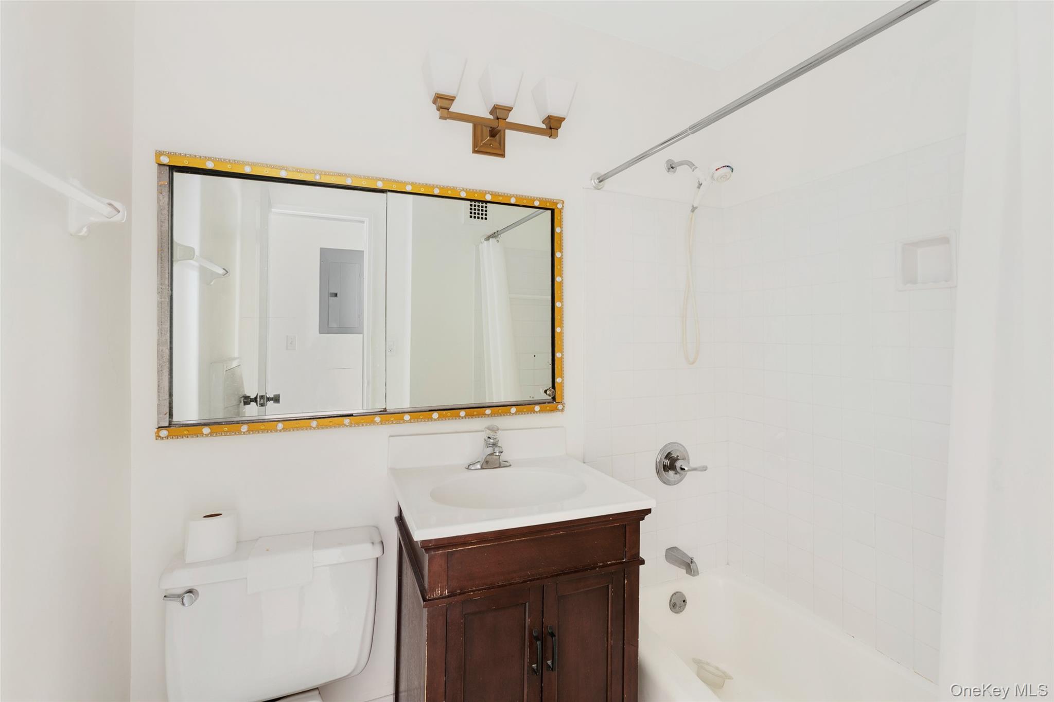 #16 photo, 360 Westchester Avenue, Port Chester , NY 10573