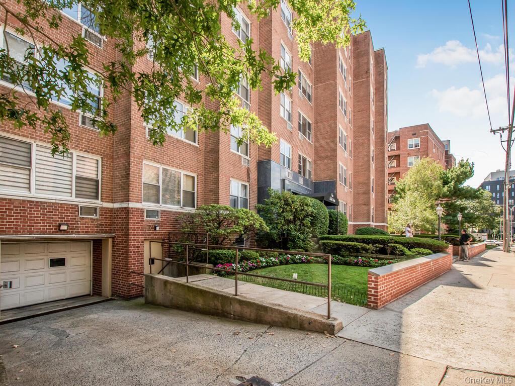 #17 photo, 10 Lake Street, White Plains , NY 10603