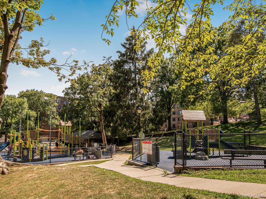 #19 photo, 10 Lake Street, White Plains , NY 10603