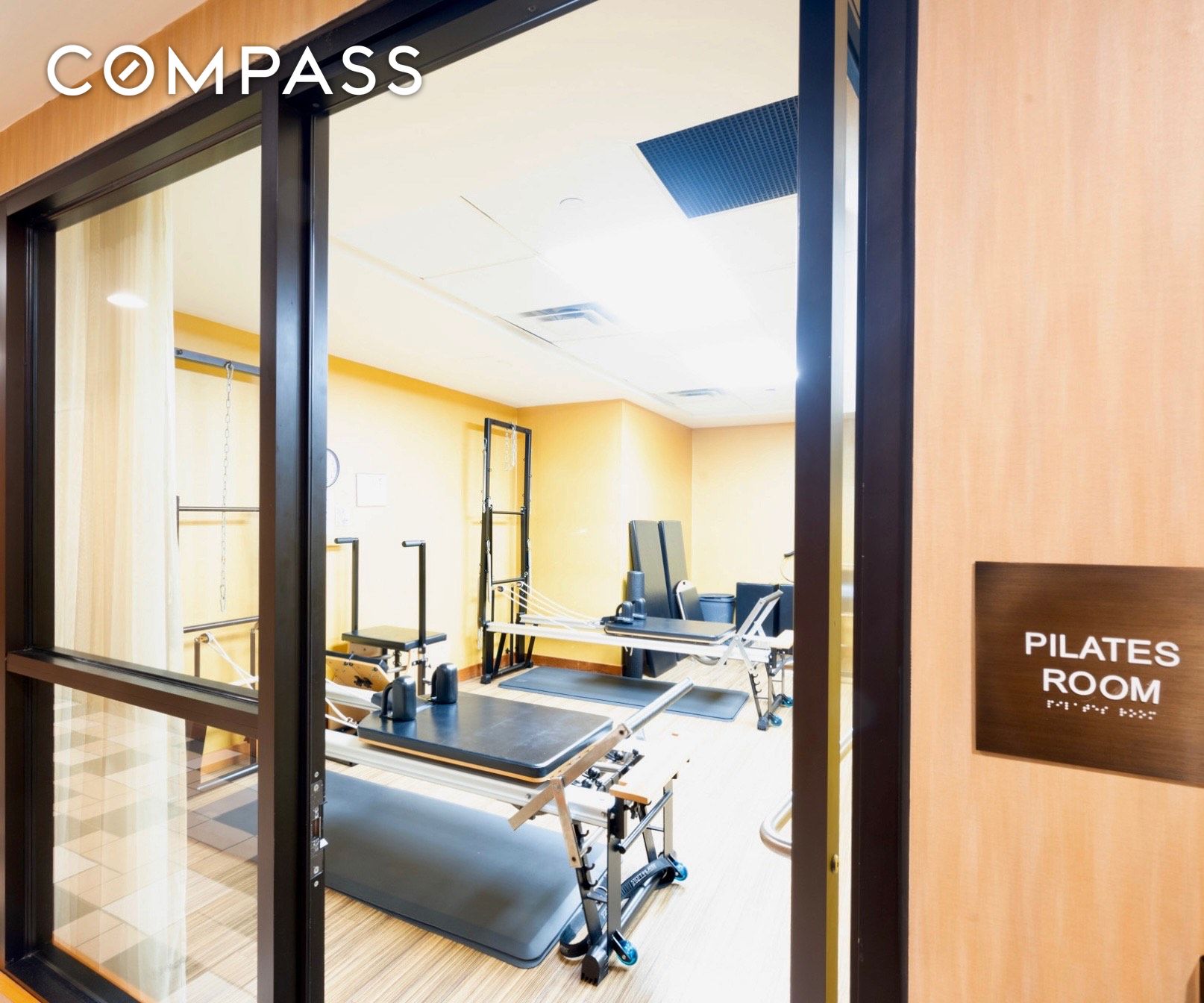 #12 photo, 215-217 E 96th Street, マンハッタン Upper East Side , NY 10128