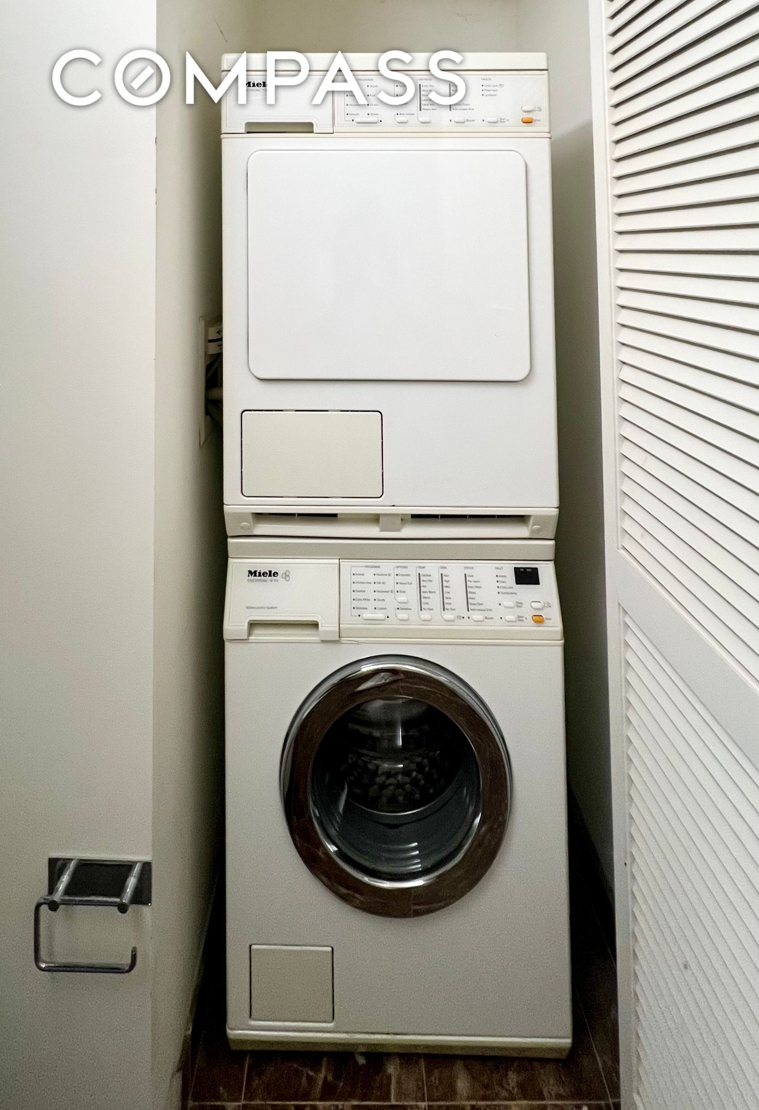 #8 photo, 215-217 E 96th Street, マンハッタン Upper East Side , NY 10128