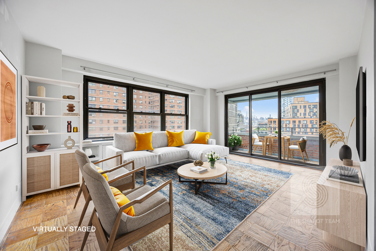 #1 photo, 212 E Broadway, मैनहटन Lower East Side , NY 10002