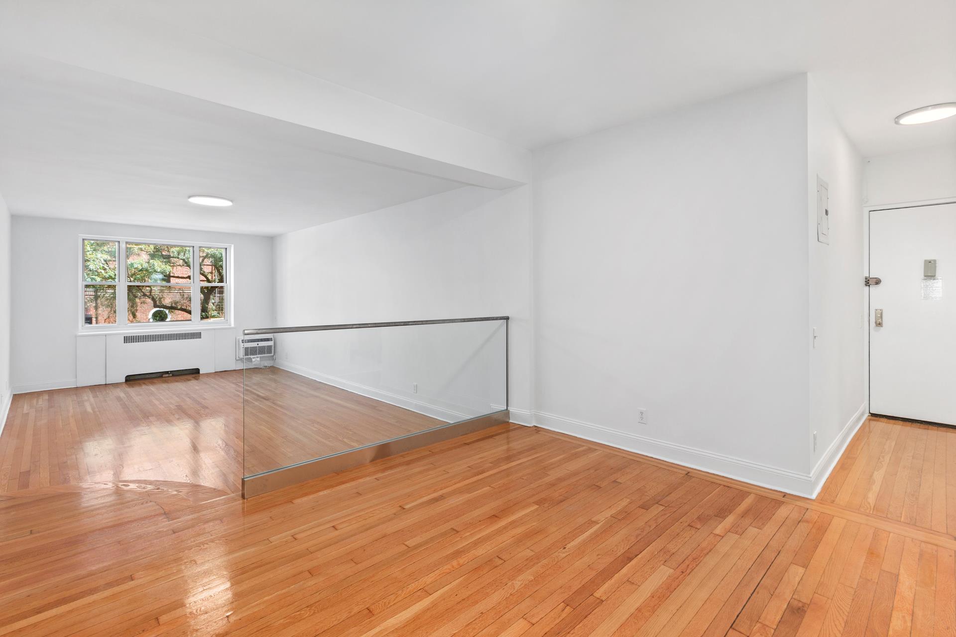 #4 photo, New York City, Hell's Kitchen , NY 10019