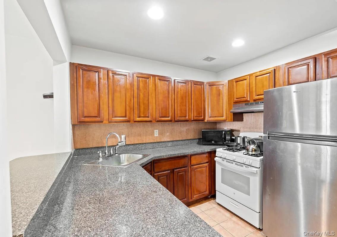 #2 photo, 720 East 96 Street Street, ブルックリン区 Brooklyn , NY 11236