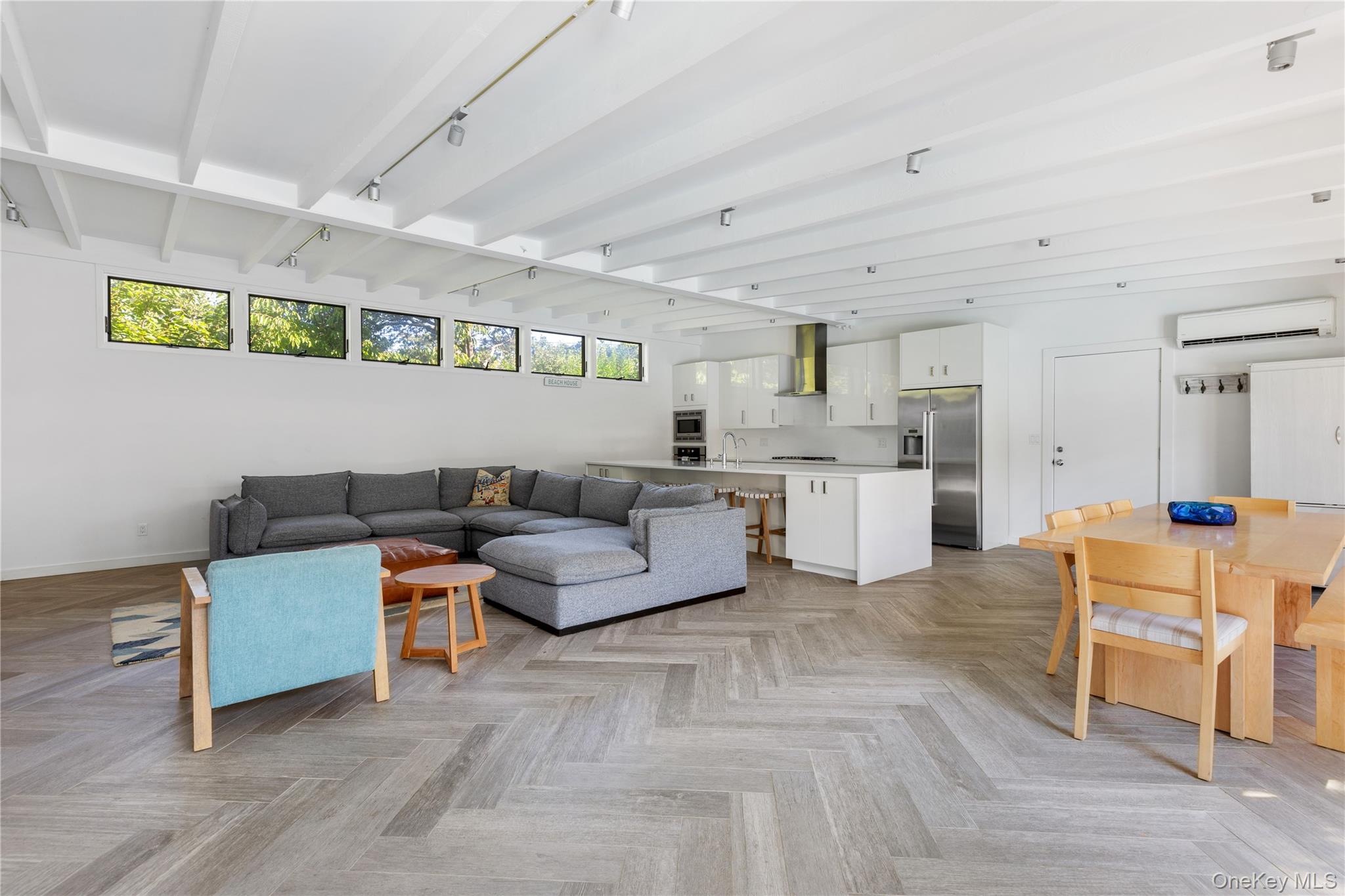 #3 photo, 31 laurel Avenue, サフォーク郡 Seaview , NY 11770