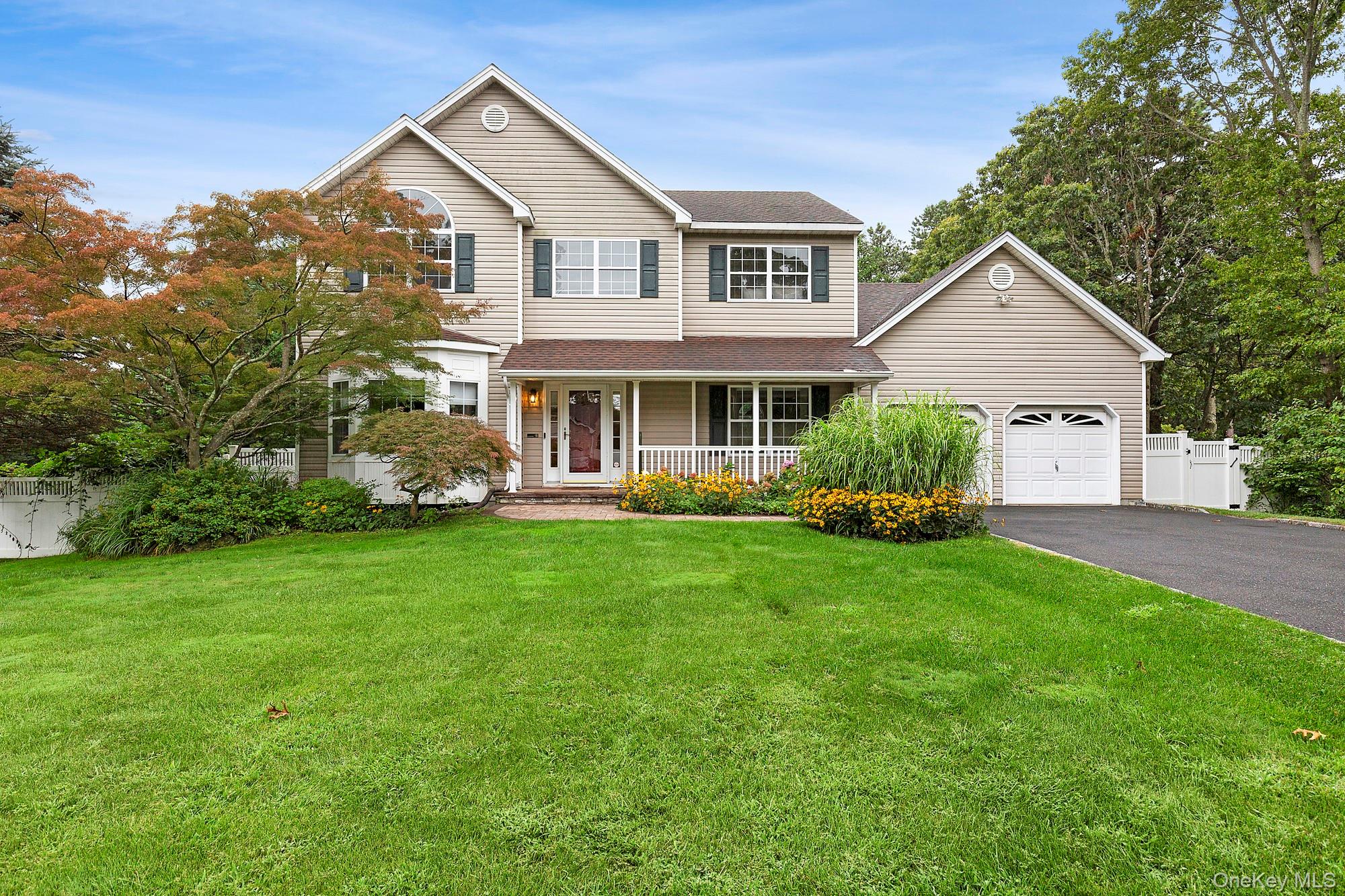 #1 photo, 22 Embassy Road, Selden , NY 11784