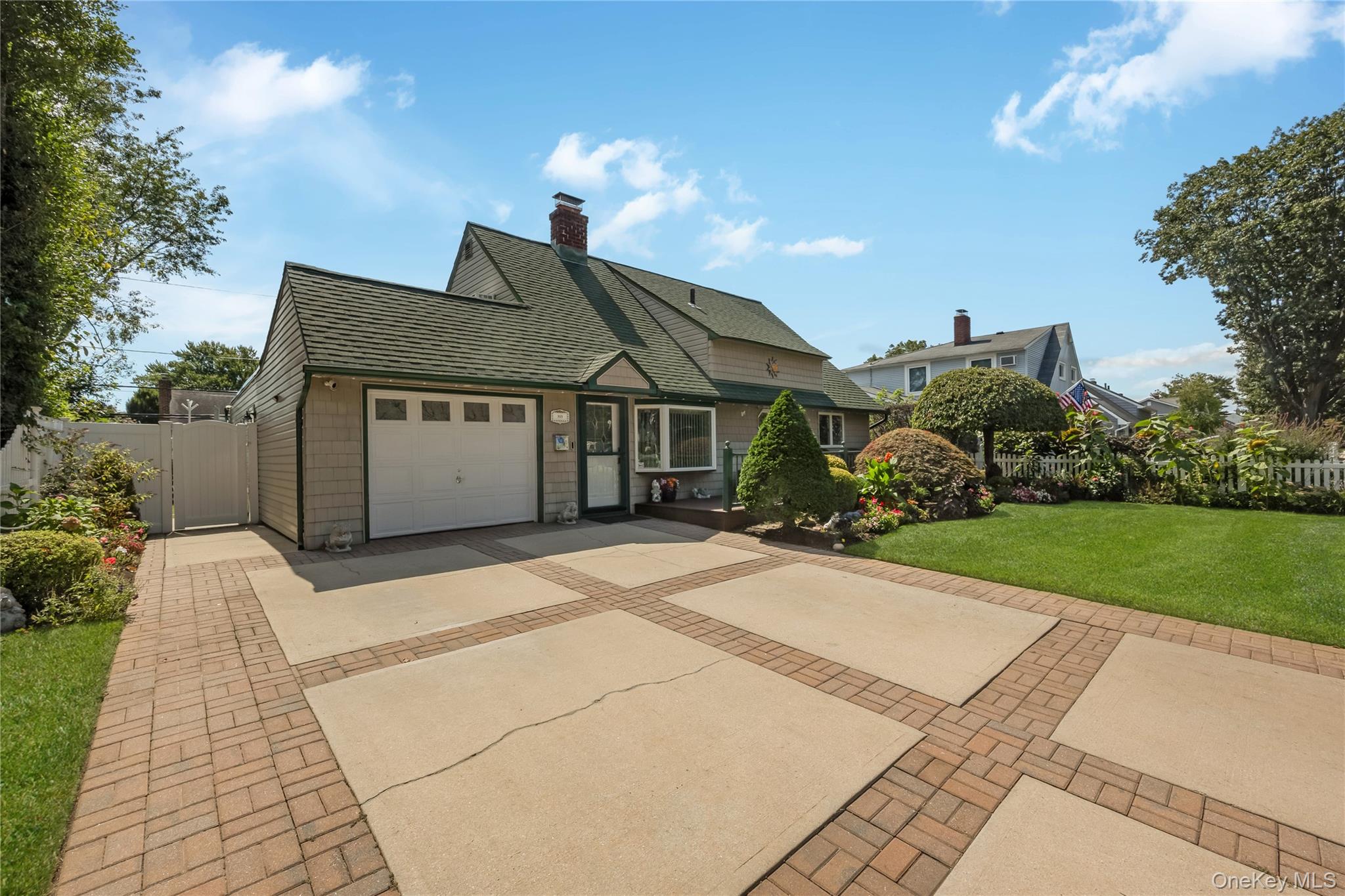 #1 photo, 315 Red Maple Drive, 长岛 Wantagh , NY 11793