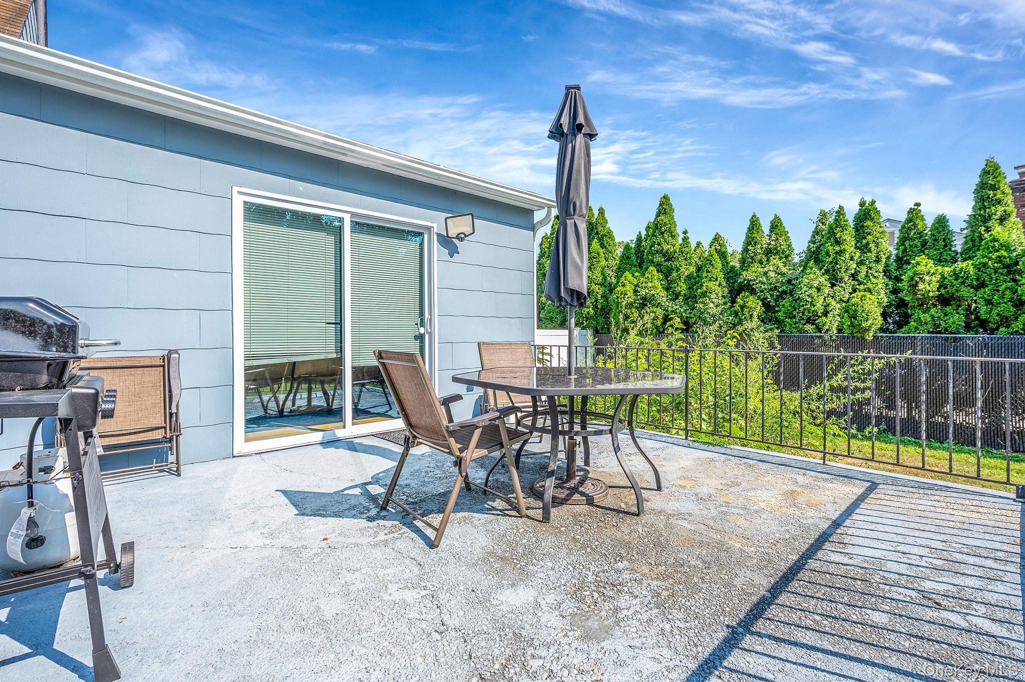 #10 photo, 224 Southern Boulevard, サフォーク郡 Saint James , NY 11780